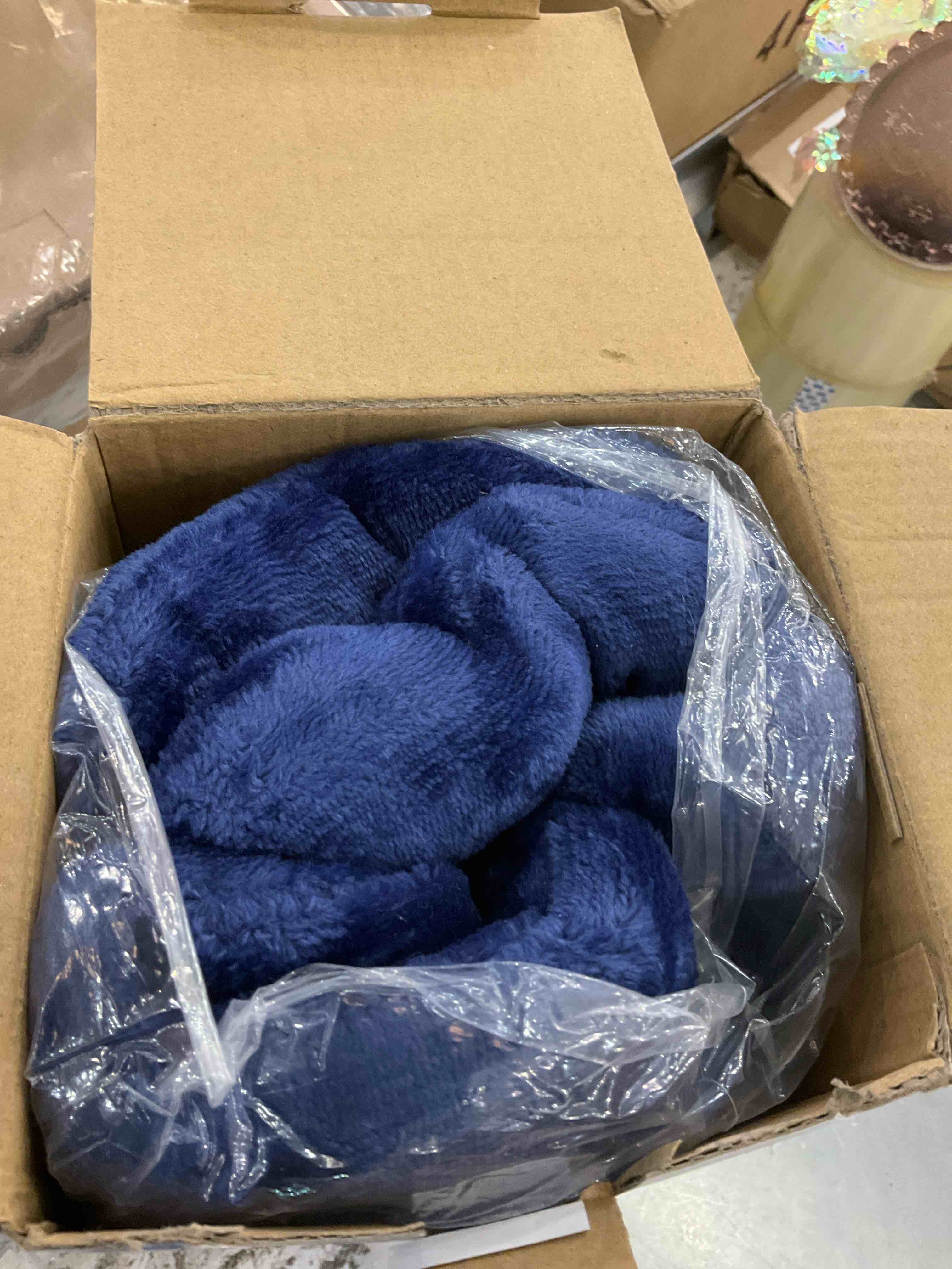 https://s3.amazonaws.com/lotting-images-prod/BargainHunt/EXS01530282_1715880401857.jpeg