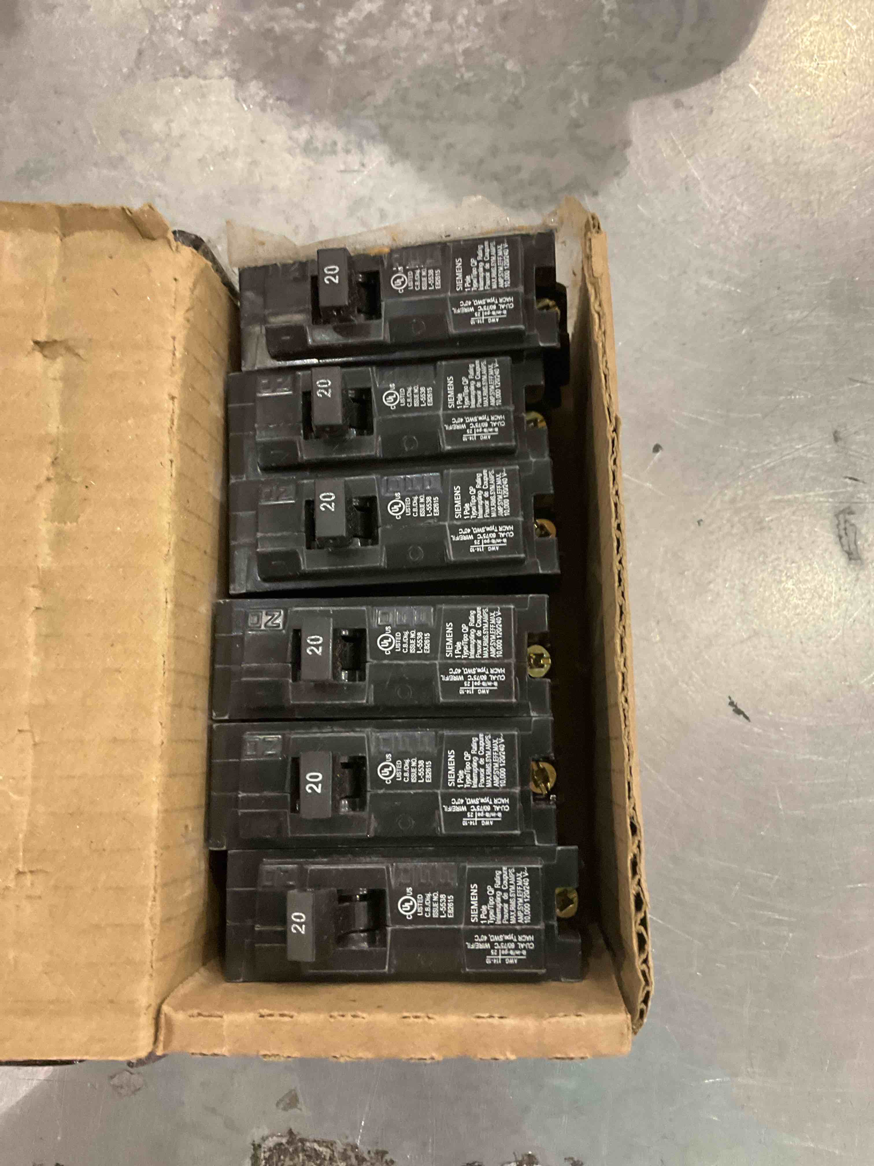 https://s3.amazonaws.com/lotting-images-prod/BargainHunt/EXS01530289_1715881293496.jpeg