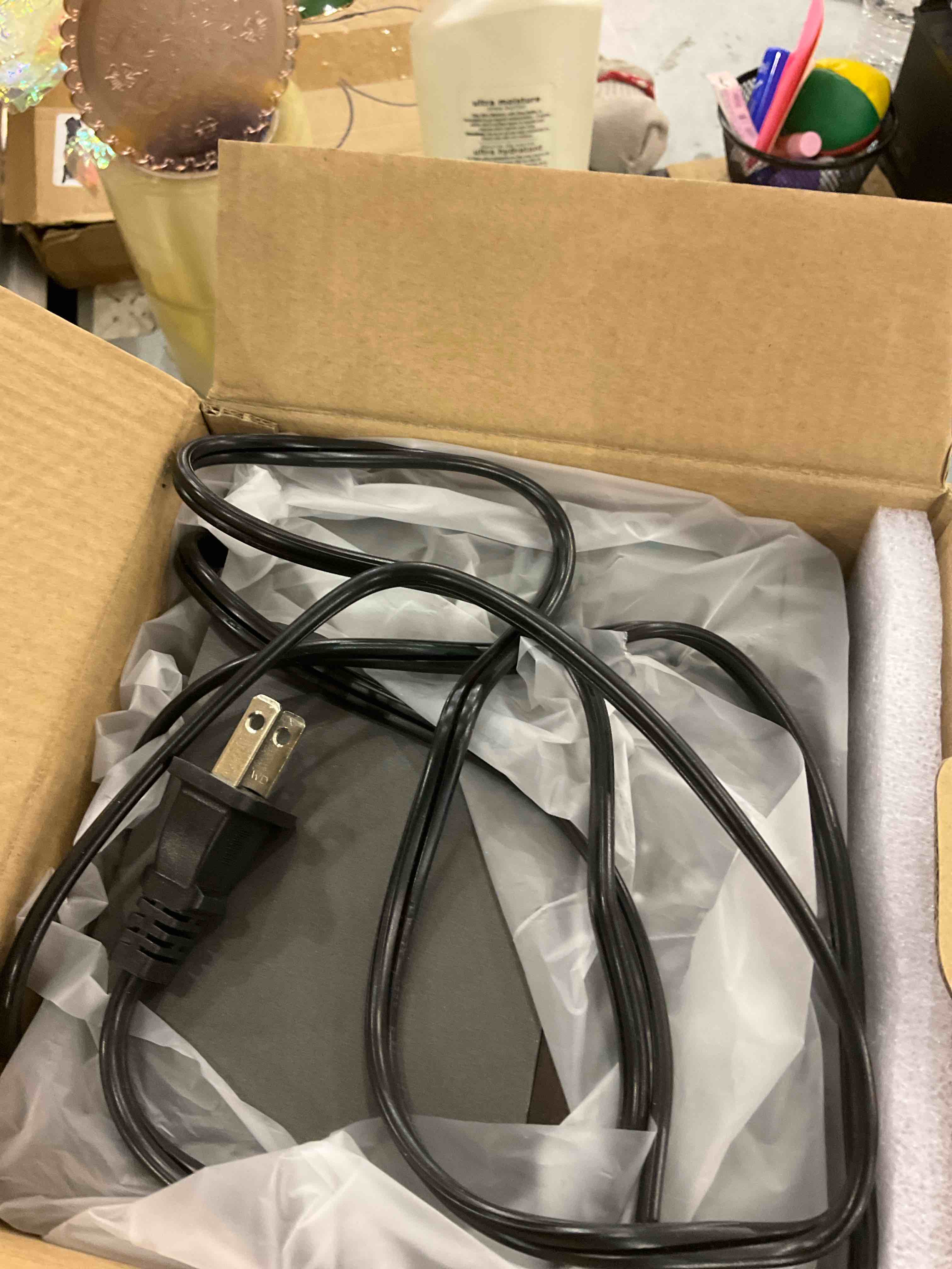 https://s3.amazonaws.com/lotting-images-prod/BargainHunt/EXS01530290_1715881396271.jpeg