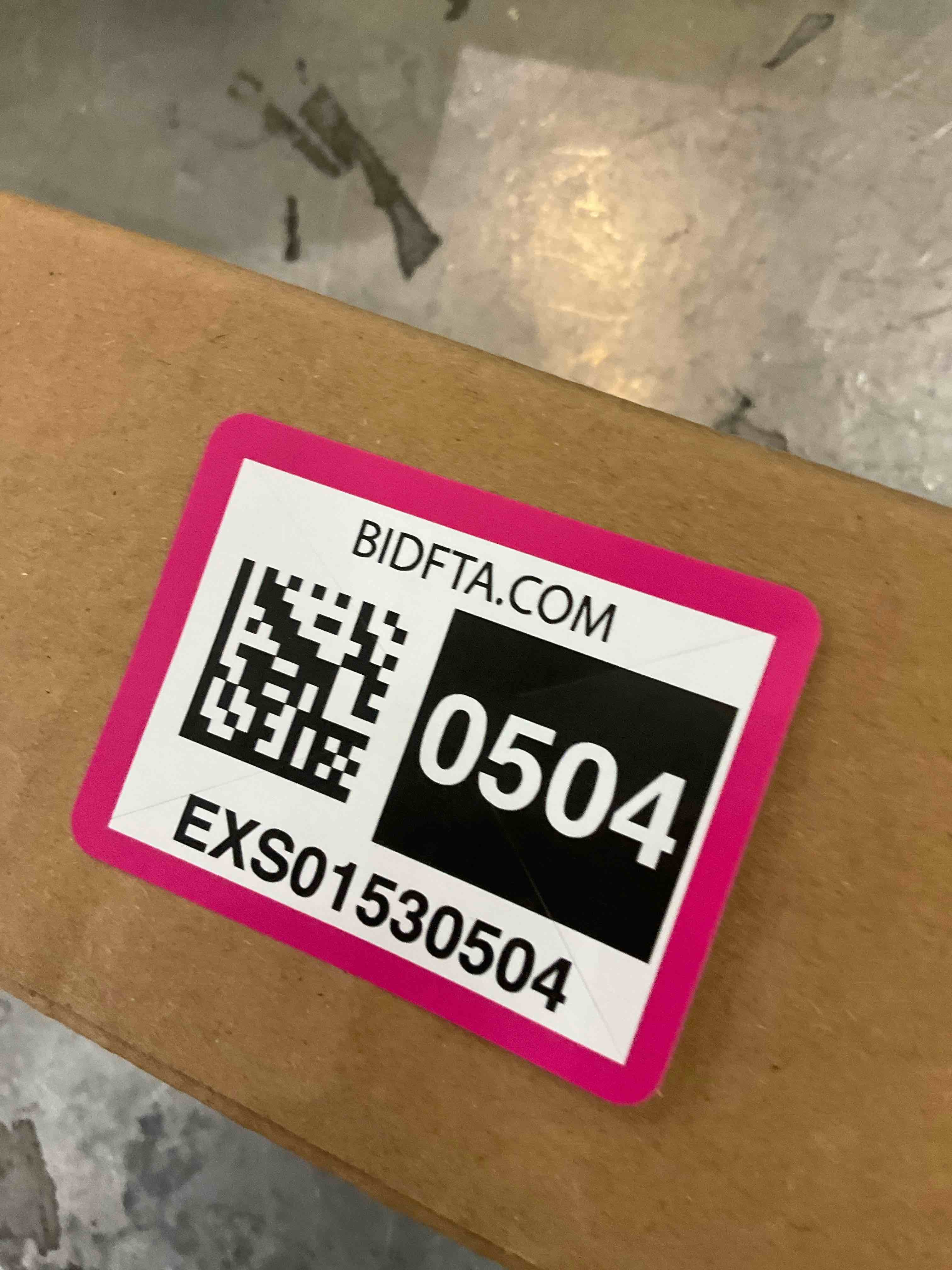 https://s3.amazonaws.com/lotting-images-prod/BargainHunt/EXS01530504_1713973948938.jpeg