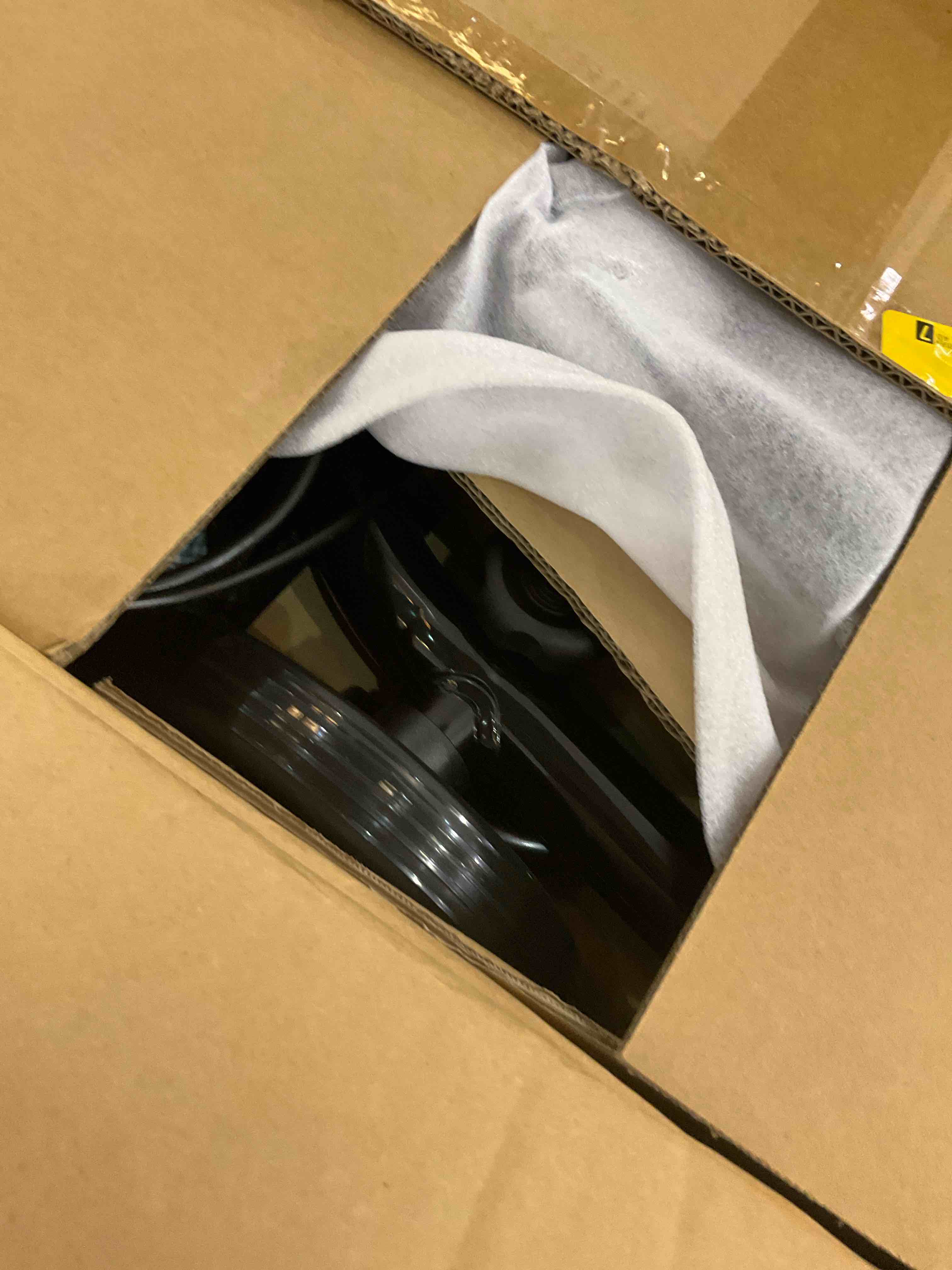 https://s3.amazonaws.com/lotting-images-prod/BargainHunt/EXS01530557_1714055322860.jpeg