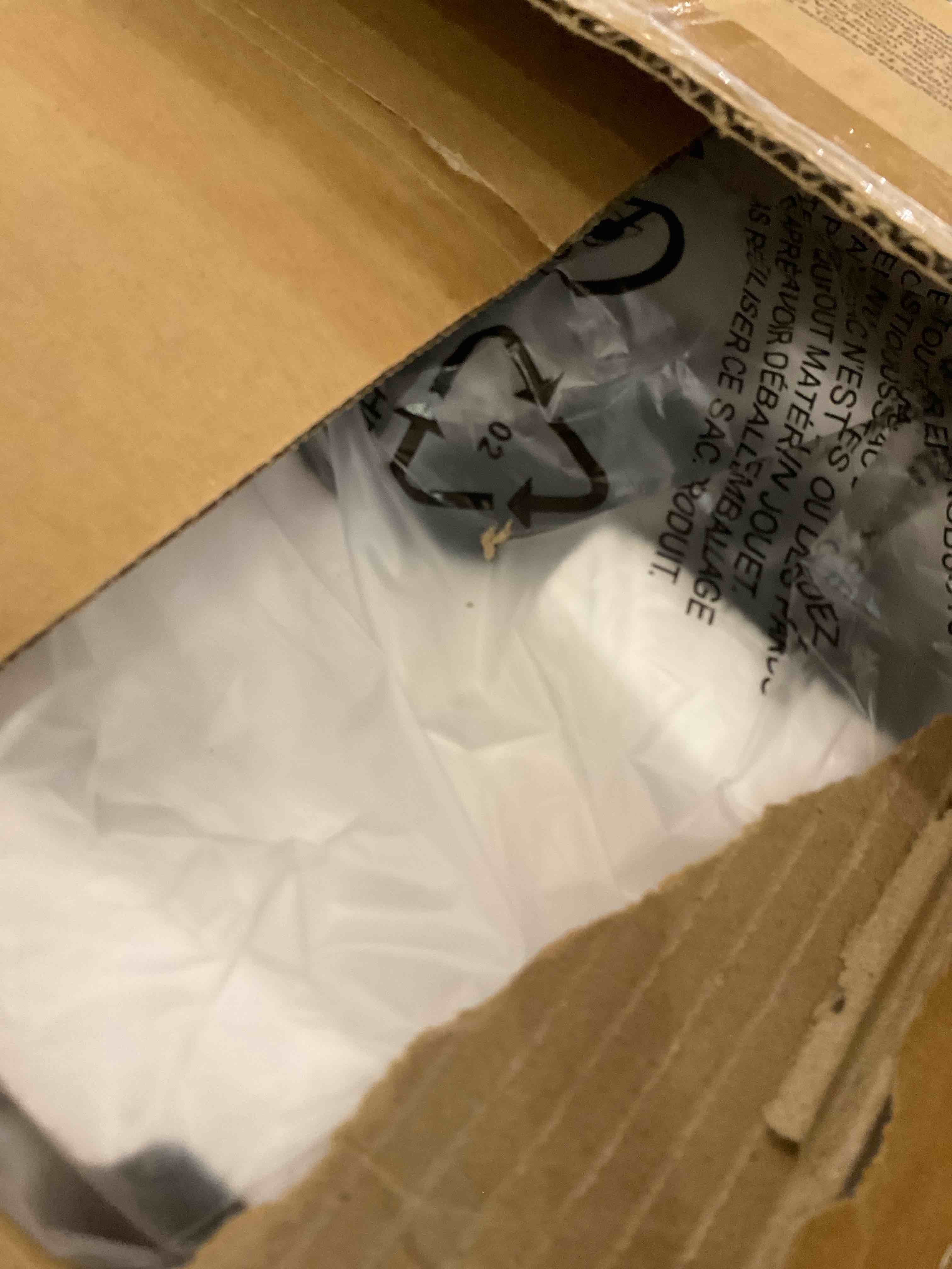 https://s3.amazonaws.com/lotting-images-prod/BargainHunt/EXS01530564_1714056674976.jpeg