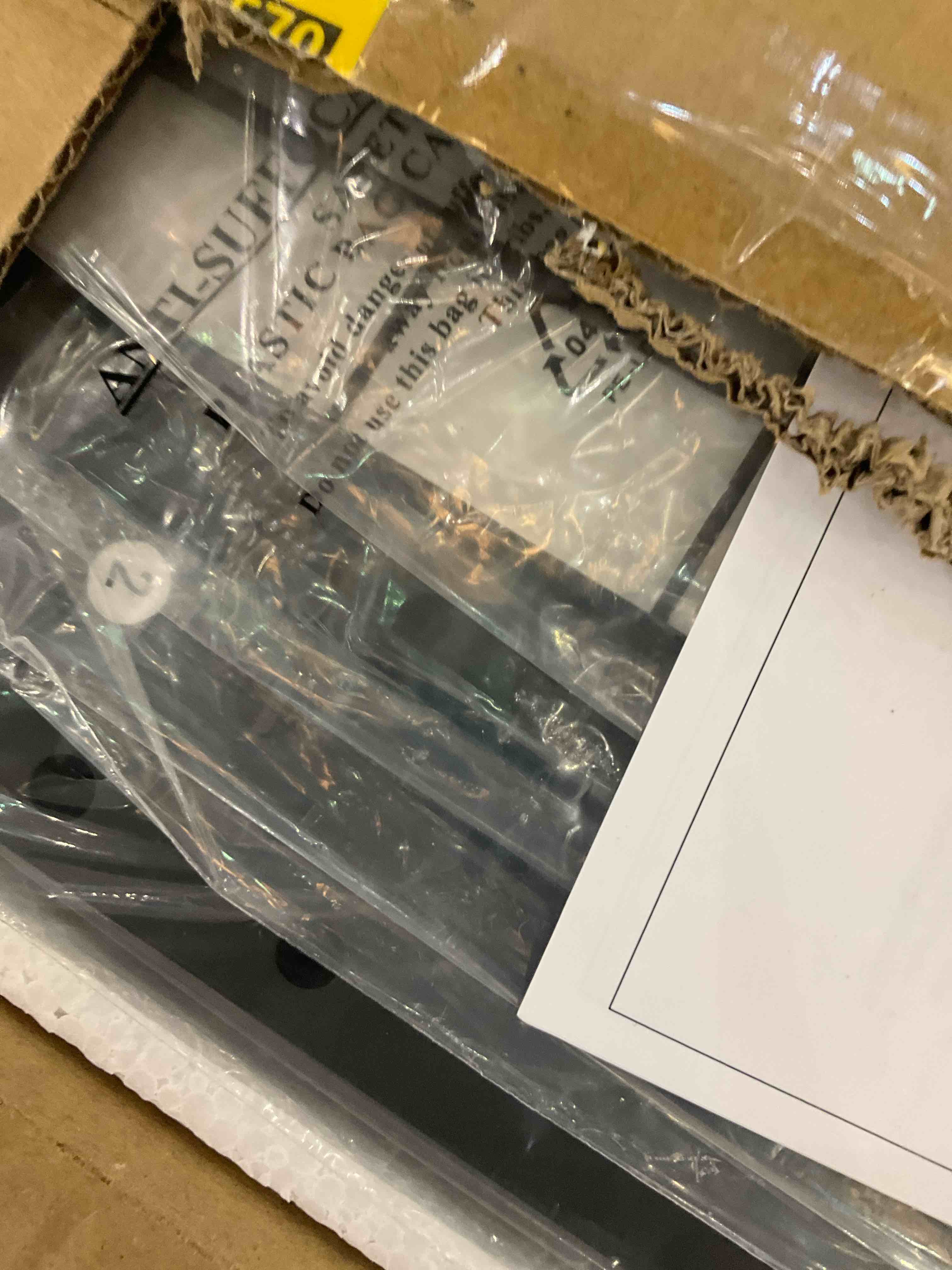 https://s3.amazonaws.com/lotting-images-prod/BargainHunt/EXS01530637_1714070581172.jpeg