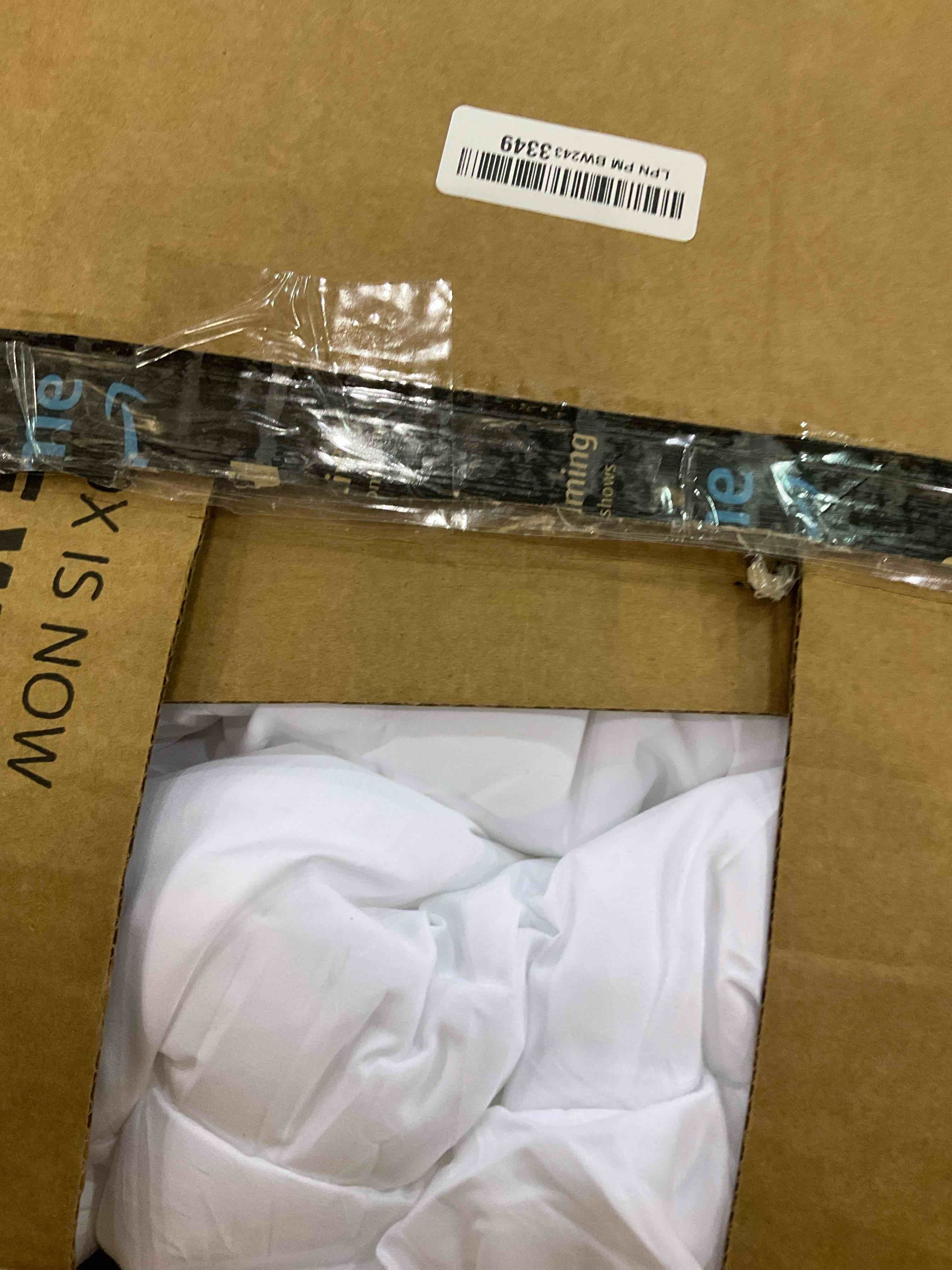 https://s3.amazonaws.com/lotting-images-prod/BargainHunt/EXS01530768_1714392452630.jpeg