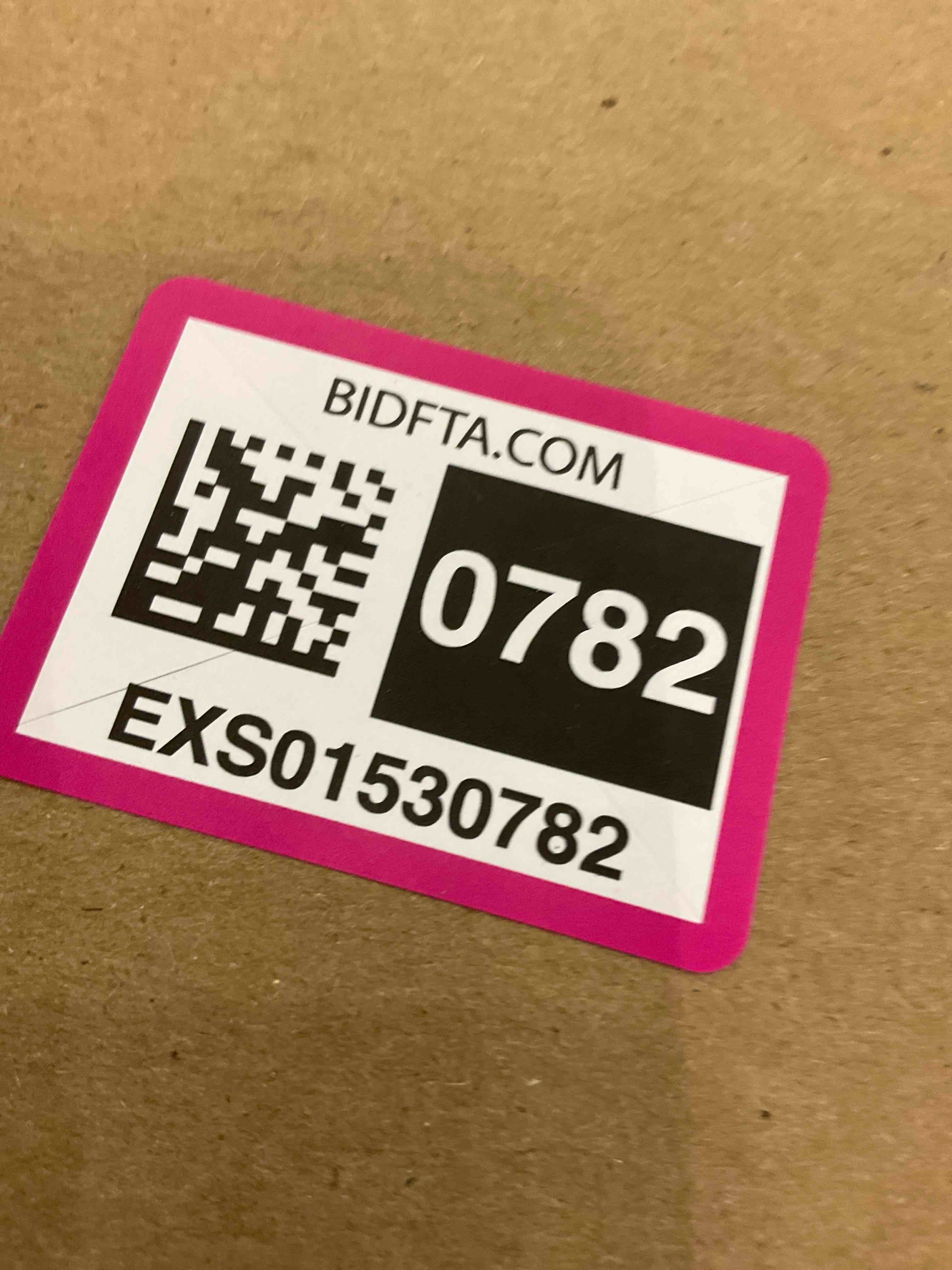 https://s3.amazonaws.com/lotting-images-prod/BargainHunt/EXS01530782_1714393820290.jpeg