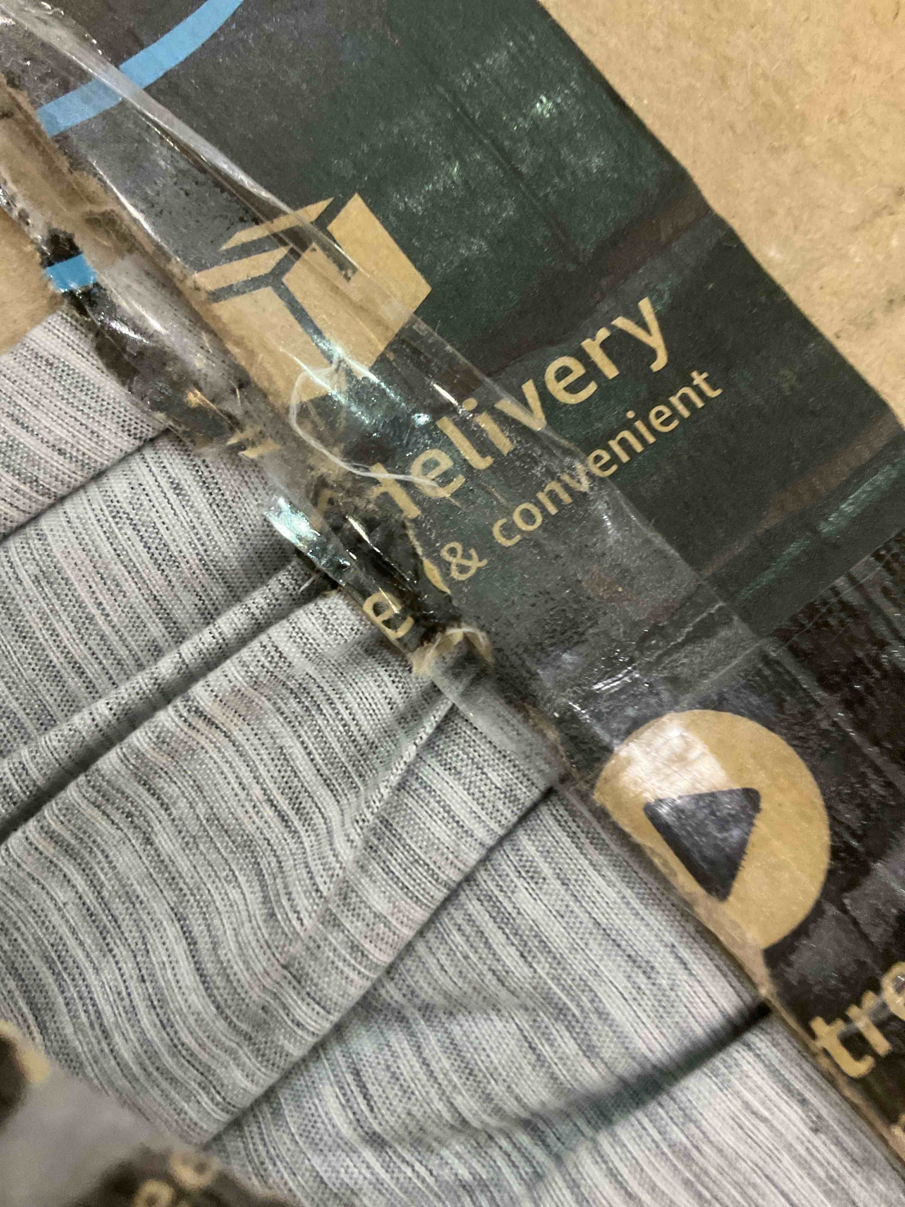 https://s3.amazonaws.com/lotting-images-prod/BargainHunt/EXS01530785_1714394077807.jpeg