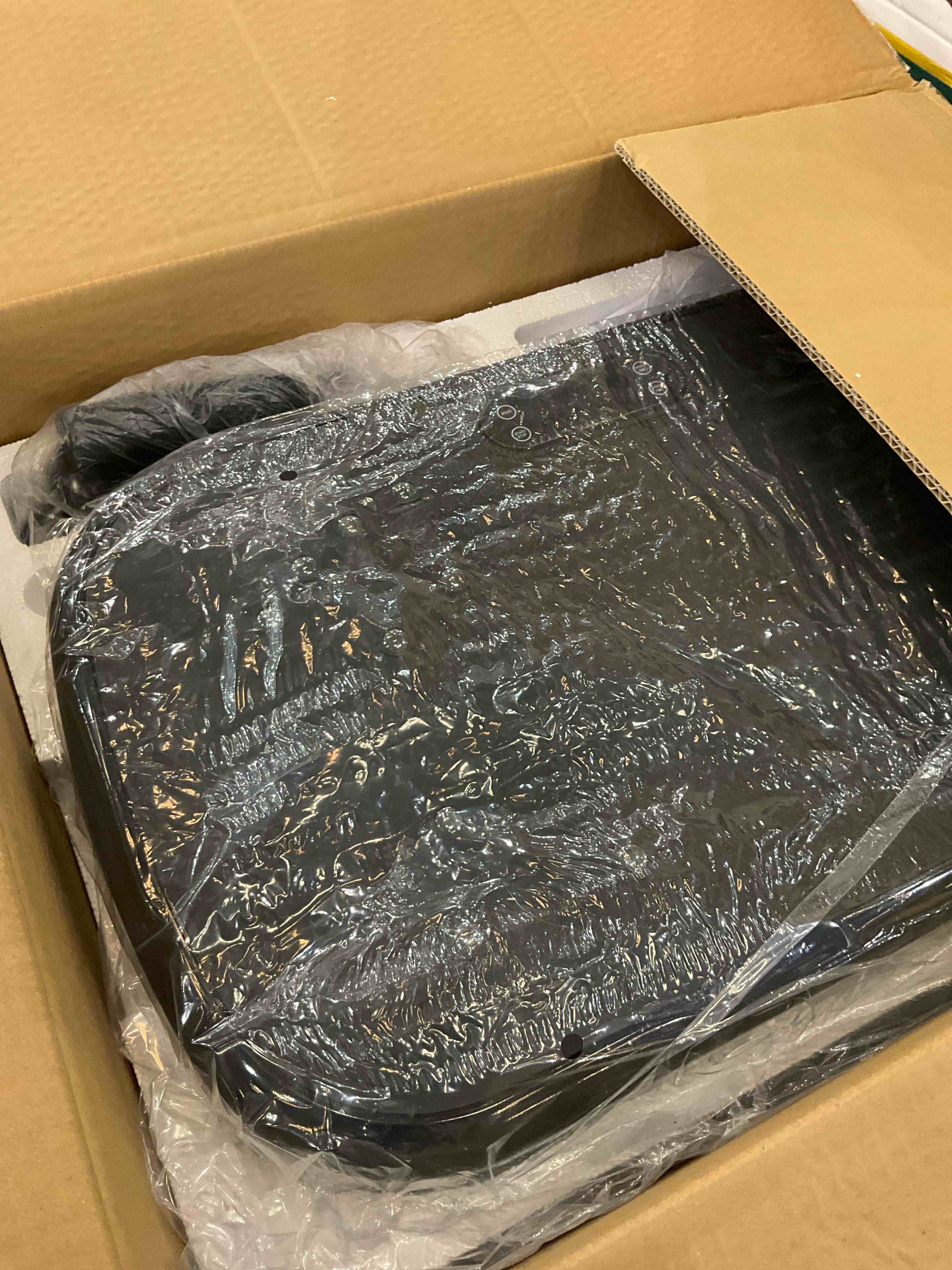 https://s3.amazonaws.com/lotting-images-prod/BargainHunt/EXS01531071_1715349185708.jpeg