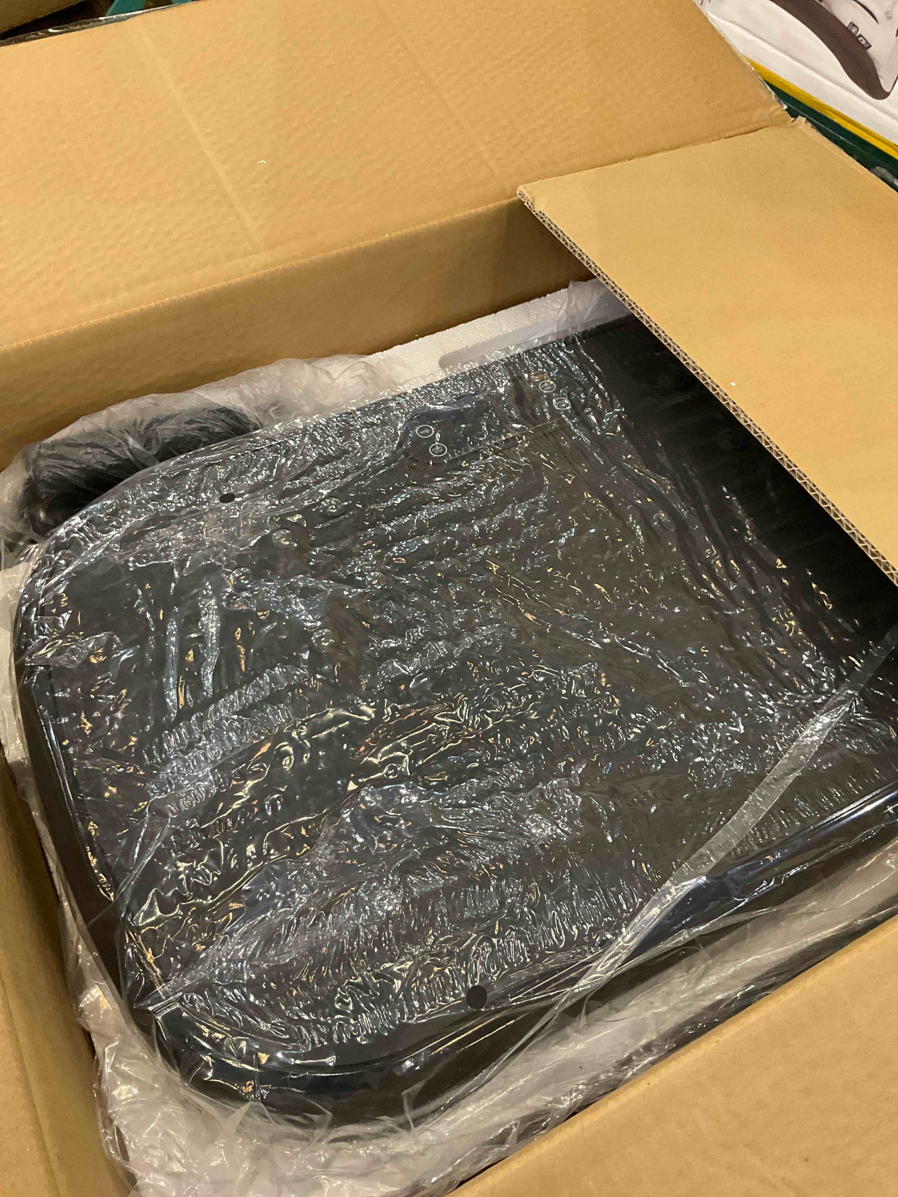 https://s3.amazonaws.com/lotting-images-prod/BargainHunt/EXS01531071_1715349188357.jpeg