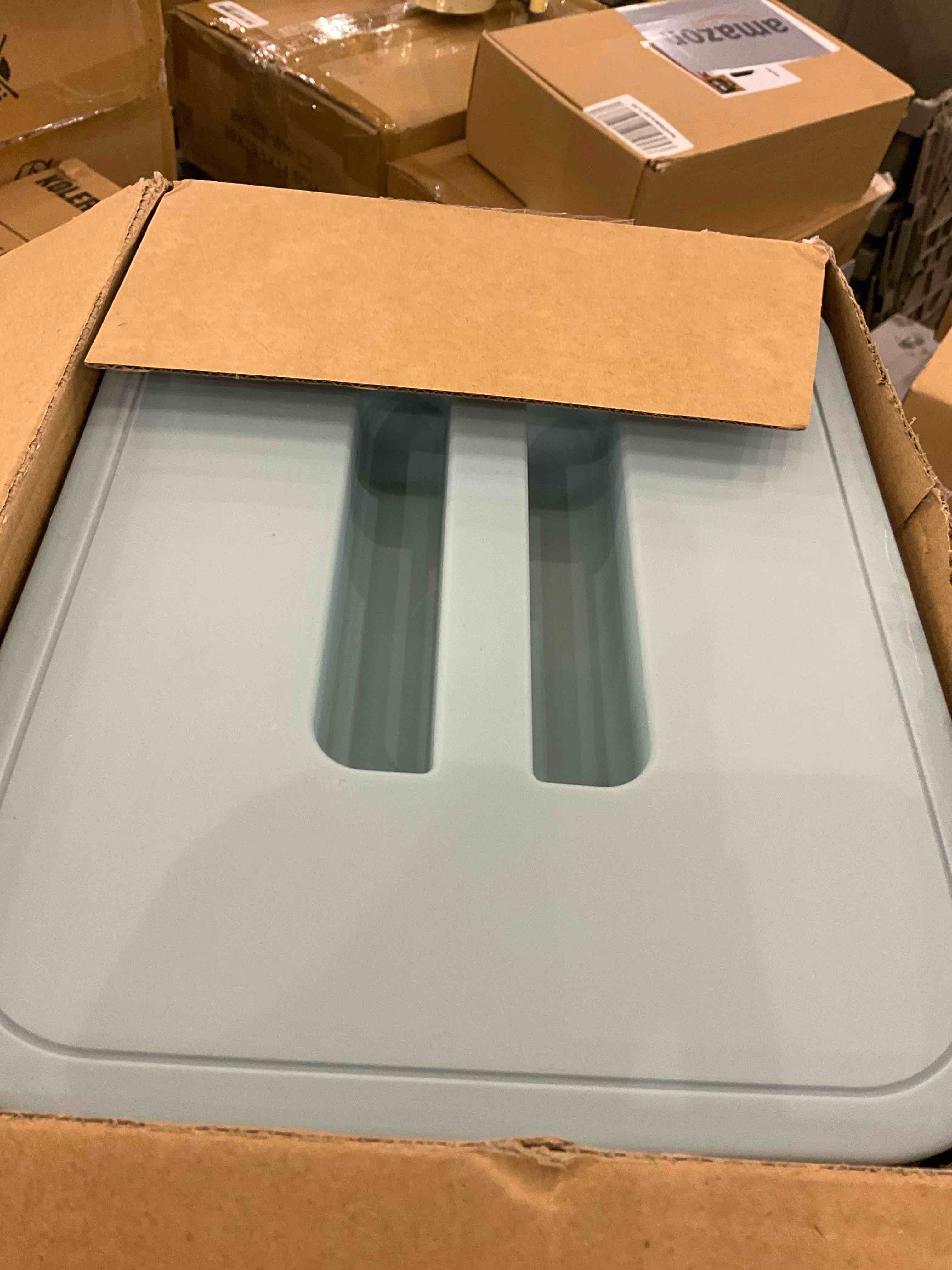 https://s3.amazonaws.com/lotting-images-prod/BargainHunt/EXS01531086_1715350976721.jpeg