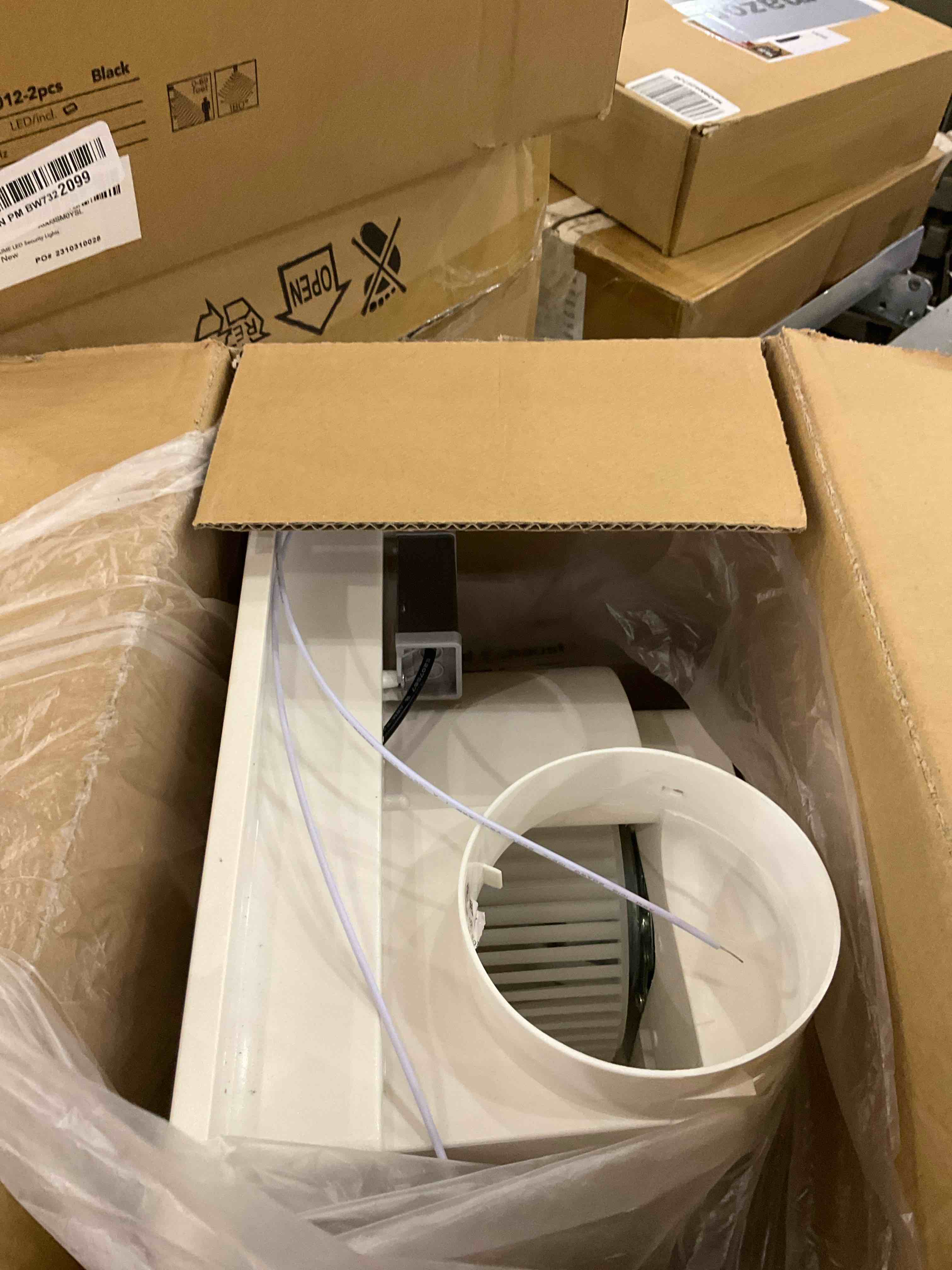 https://s3.amazonaws.com/lotting-images-prod/BargainHunt/EXS01531087_1715351120589.jpeg