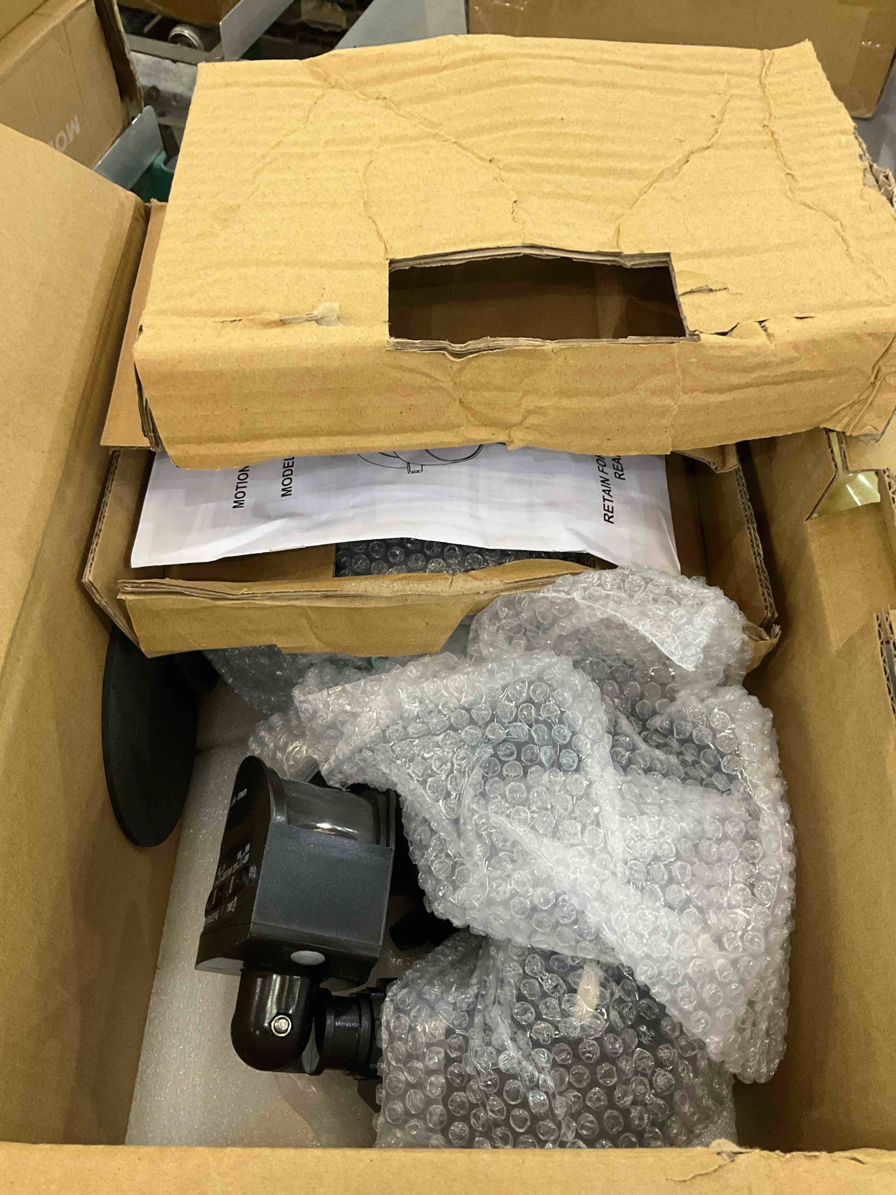 https://s3.amazonaws.com/lotting-images-prod/BargainHunt/EXS01531088_1715351218035.jpeg