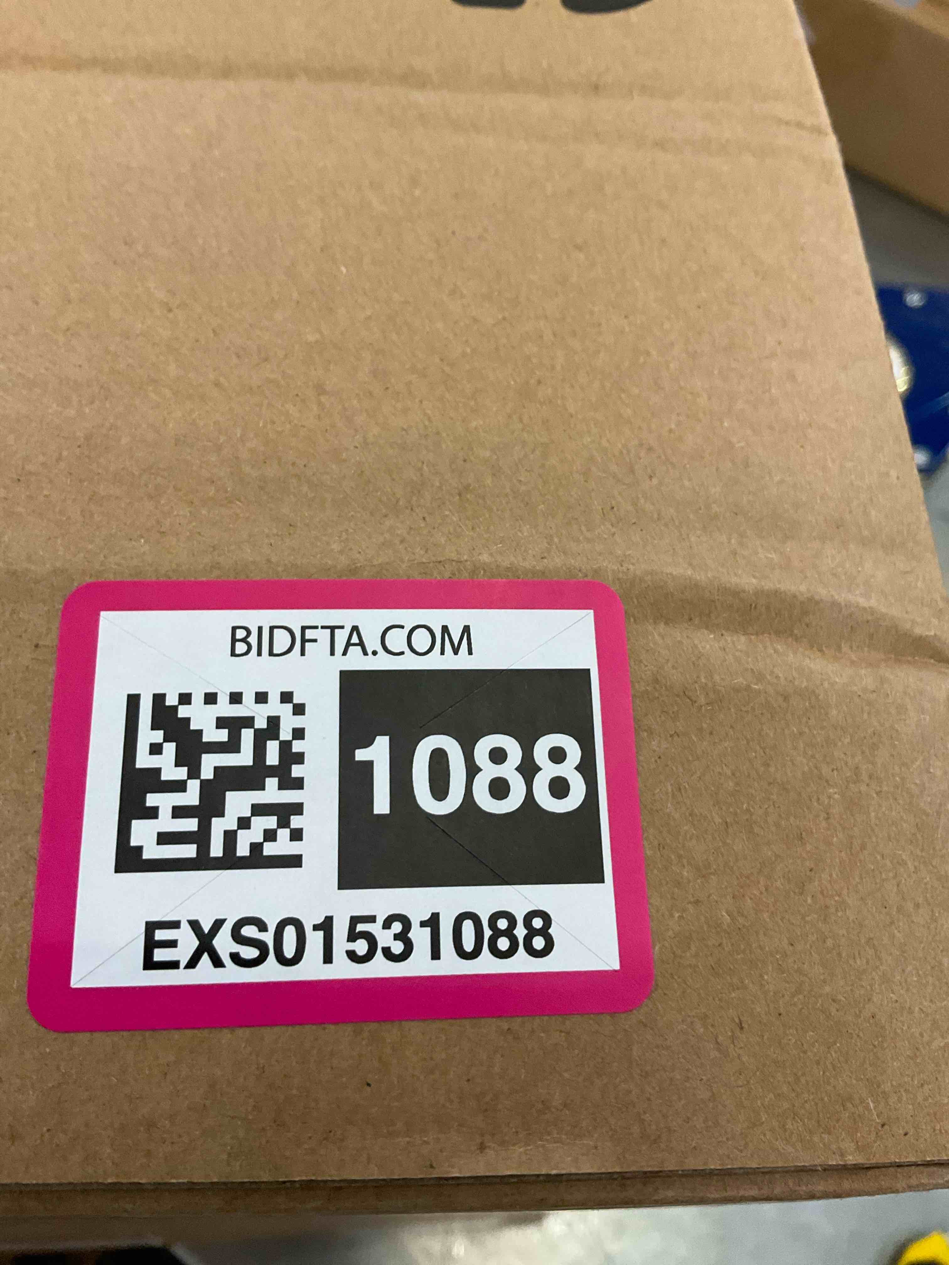 https://s3.amazonaws.com/lotting-images-prod/BargainHunt/EXS01531088_1715351250817.jpeg