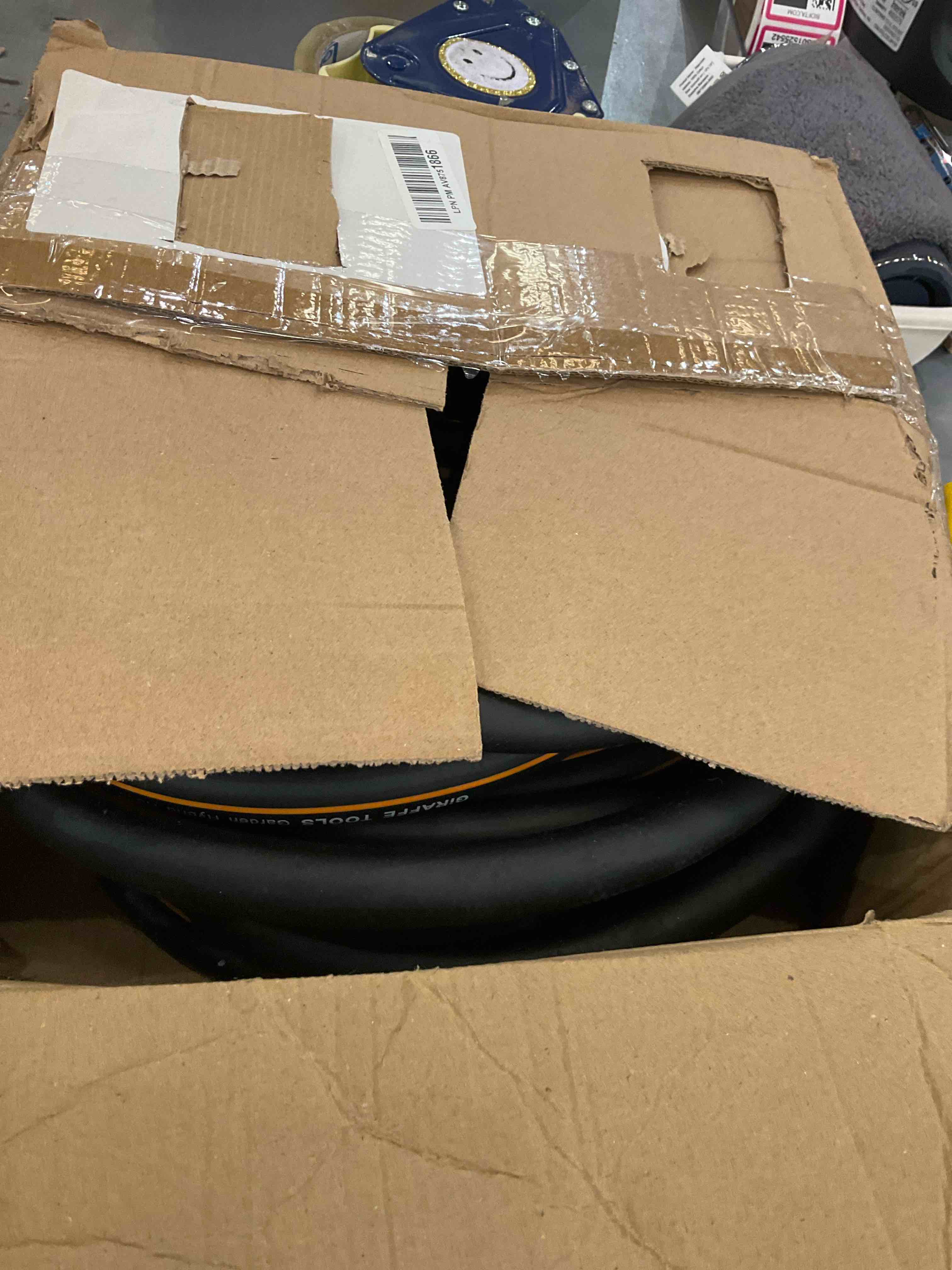 https://s3.amazonaws.com/lotting-images-prod/BargainHunt/EXS01531090_1715351405304.jpeg