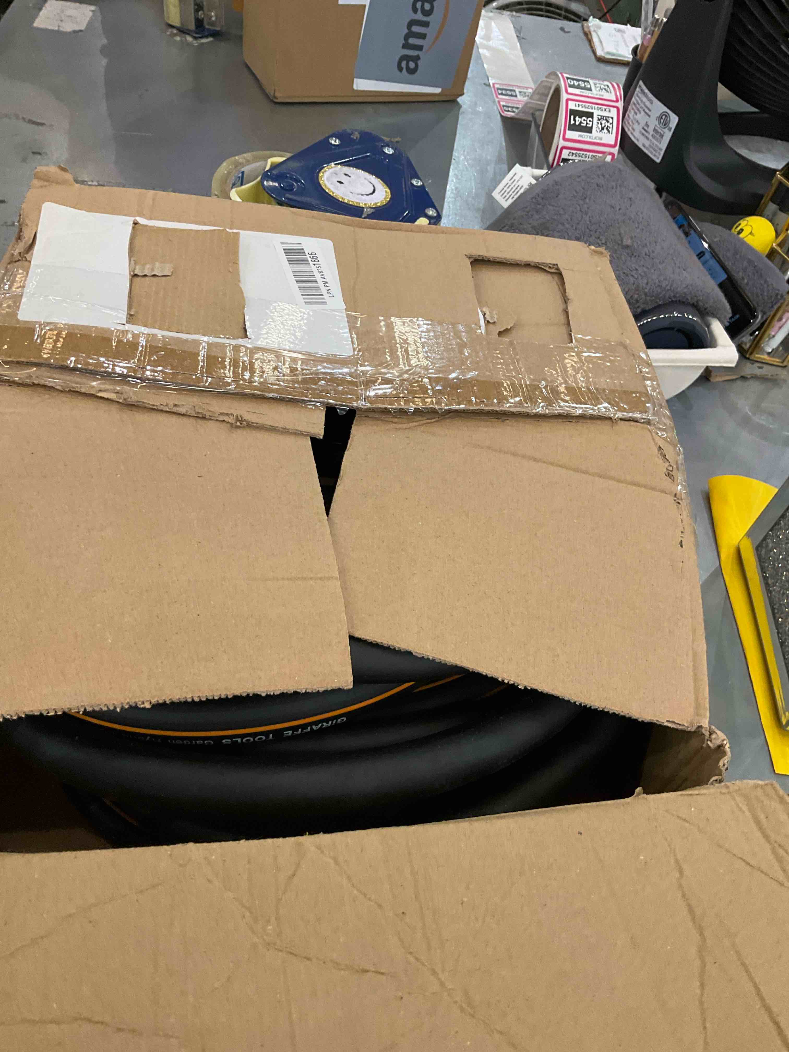 https://s3.amazonaws.com/lotting-images-prod/BargainHunt/EXS01531090_1715351407335.jpeg