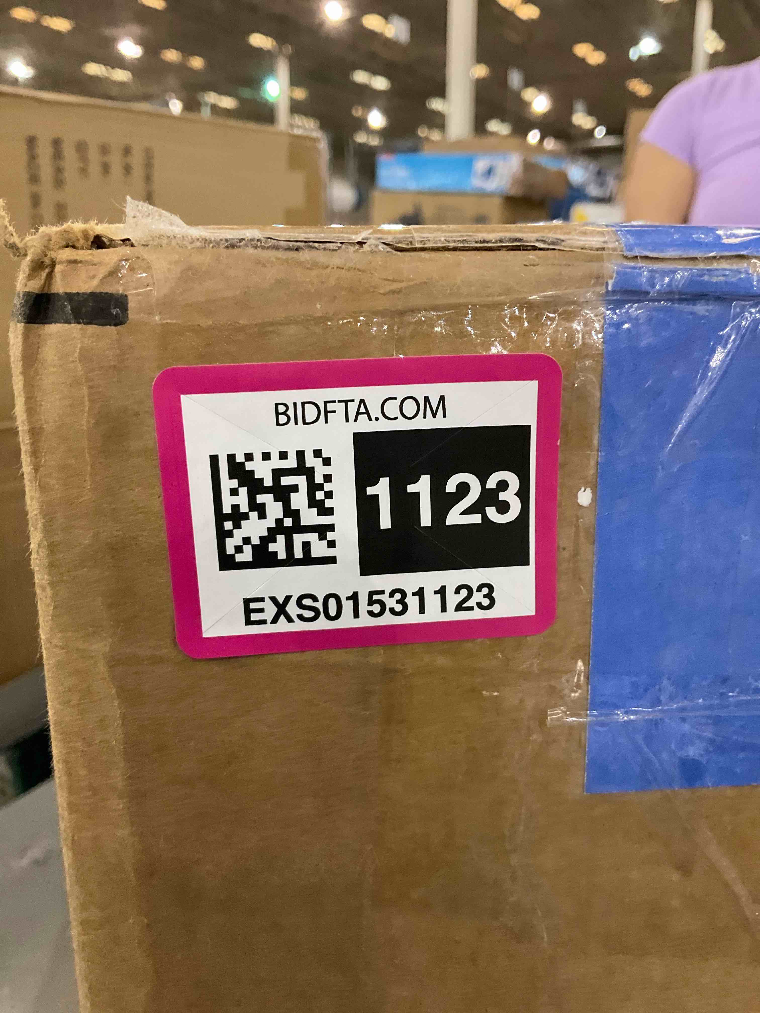 https://s3.amazonaws.com/lotting-images-prod/BargainHunt/EXS01531123_1715354993528.jpeg