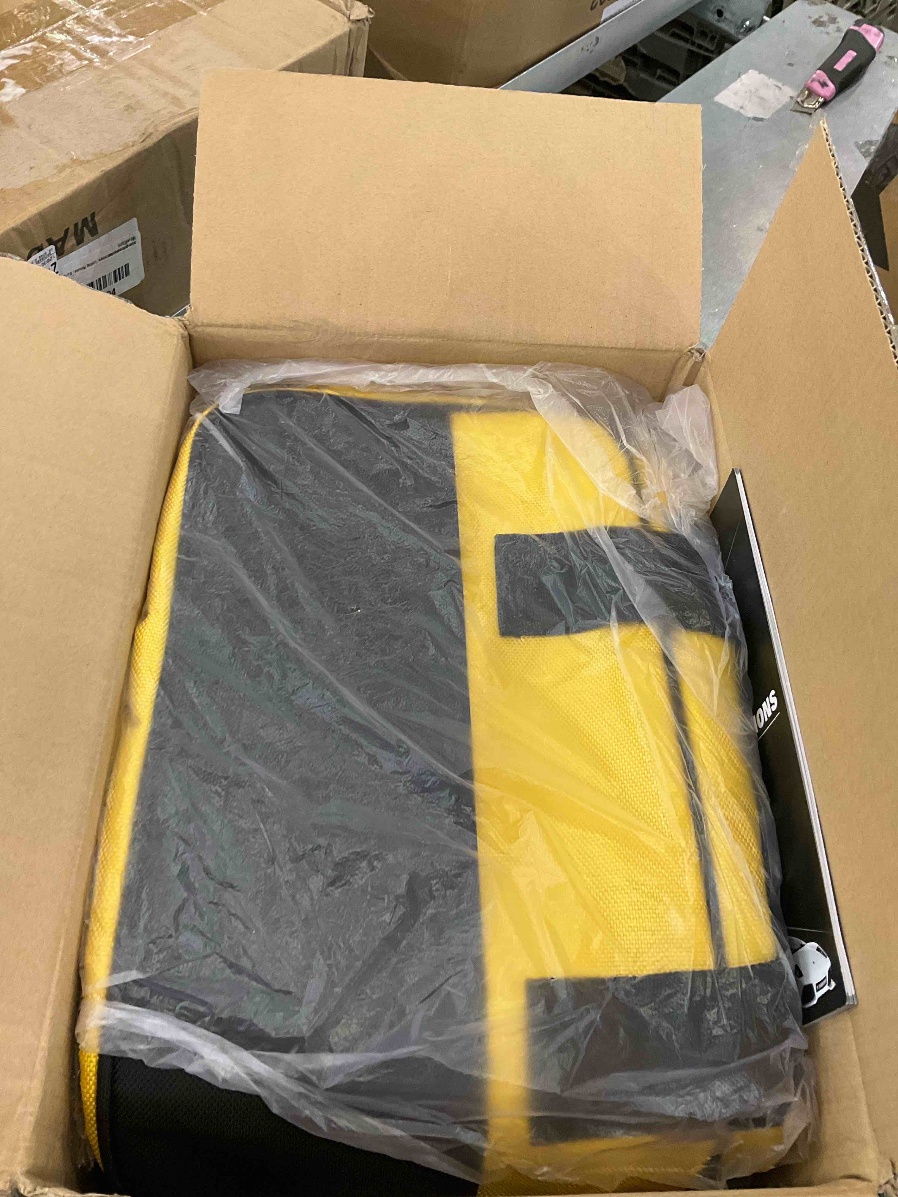 https://s3.amazonaws.com/lotting-images-prod/BargainHunt/EXS01531129_1715355843464.jpeg