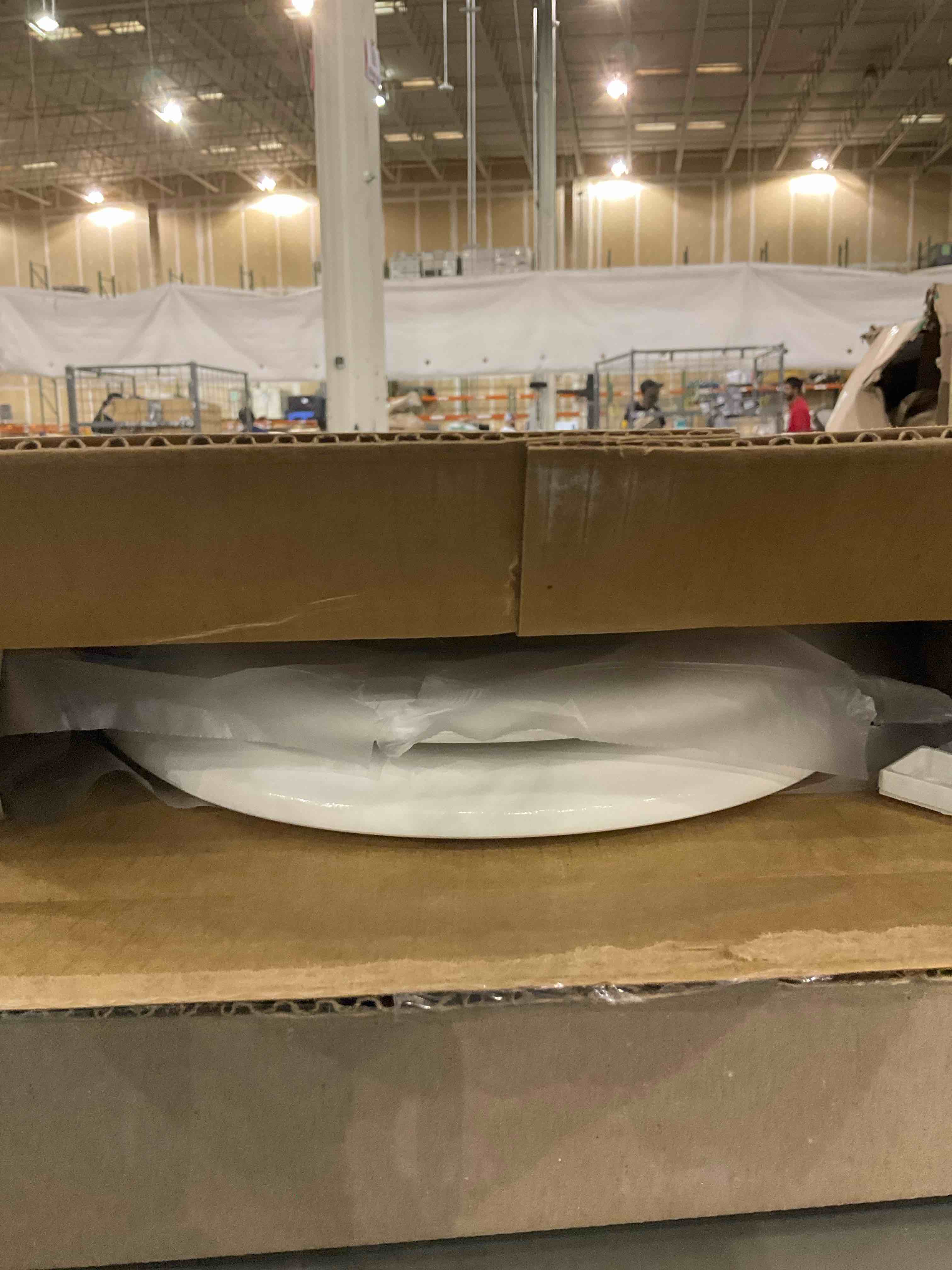 https://s3.amazonaws.com/lotting-images-prod/BargainHunt/EXS01531244_1715603066267.jpeg