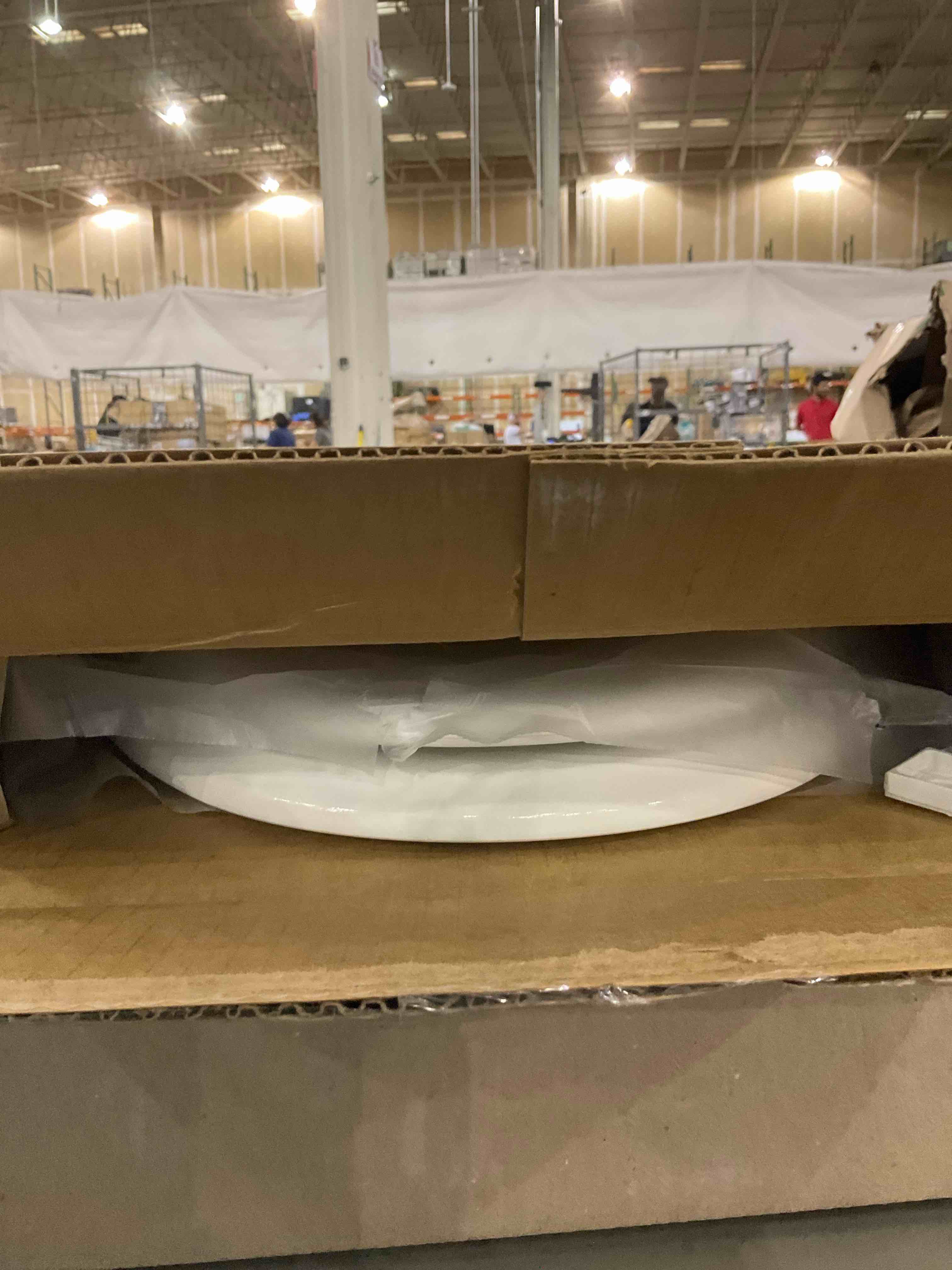 https://s3.amazonaws.com/lotting-images-prod/BargainHunt/EXS01531244_1715603067394.jpeg