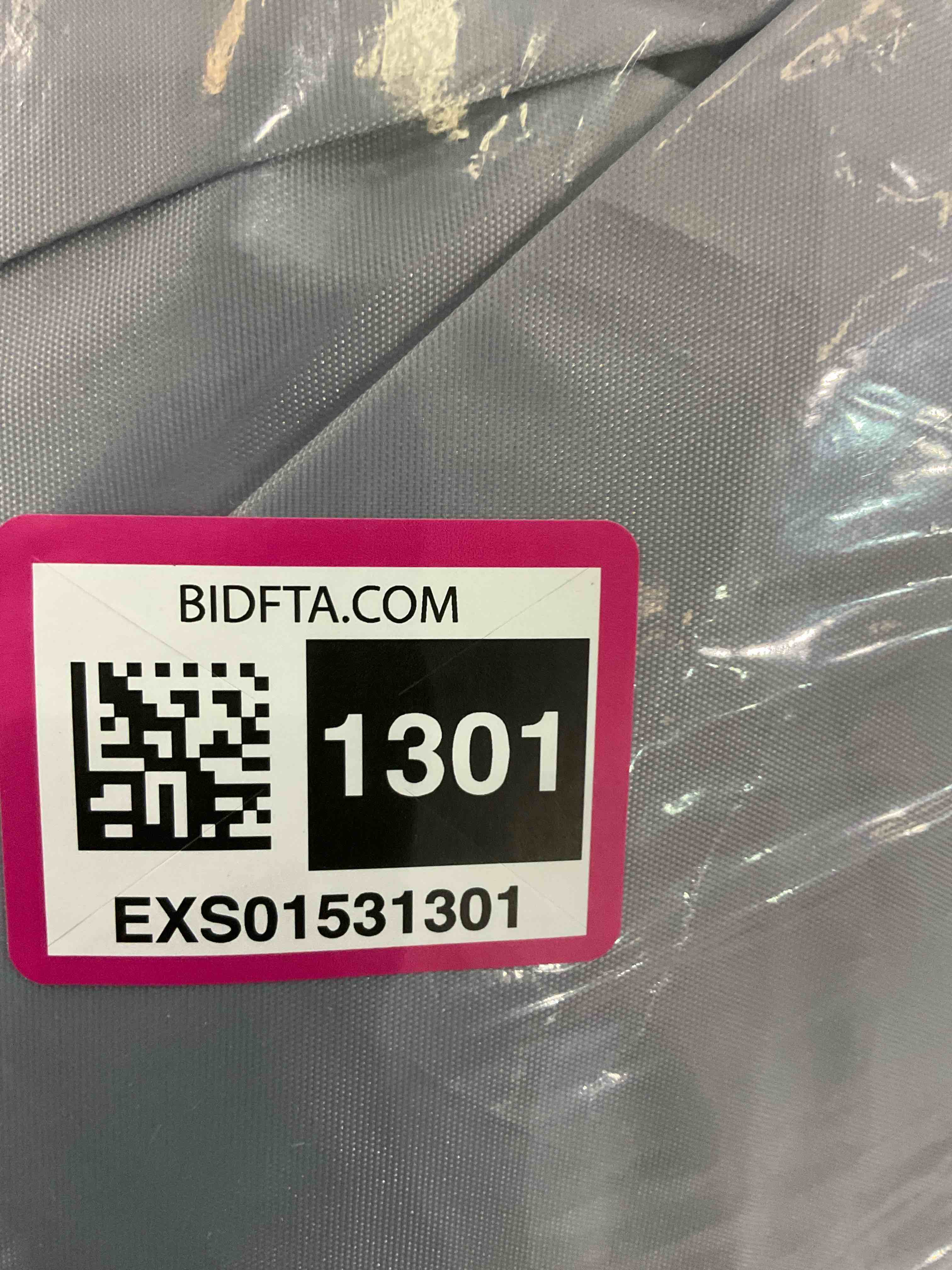https://s3.amazonaws.com/lotting-images-prod/BargainHunt/EXS01531301_1715610377283.jpeg