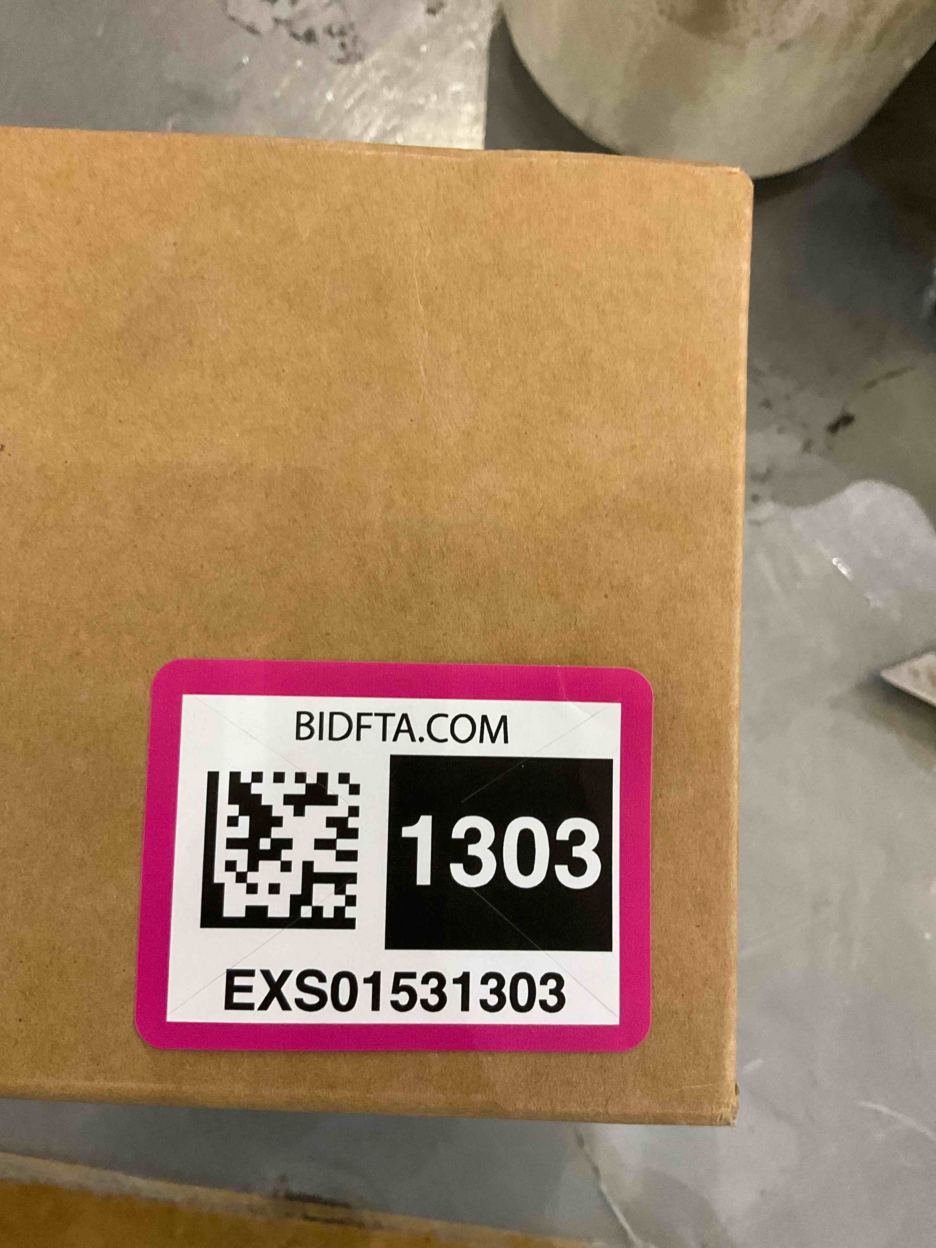 https://s3.amazonaws.com/lotting-images-prod/BargainHunt/EXS01531303_1715610706553.jpeg