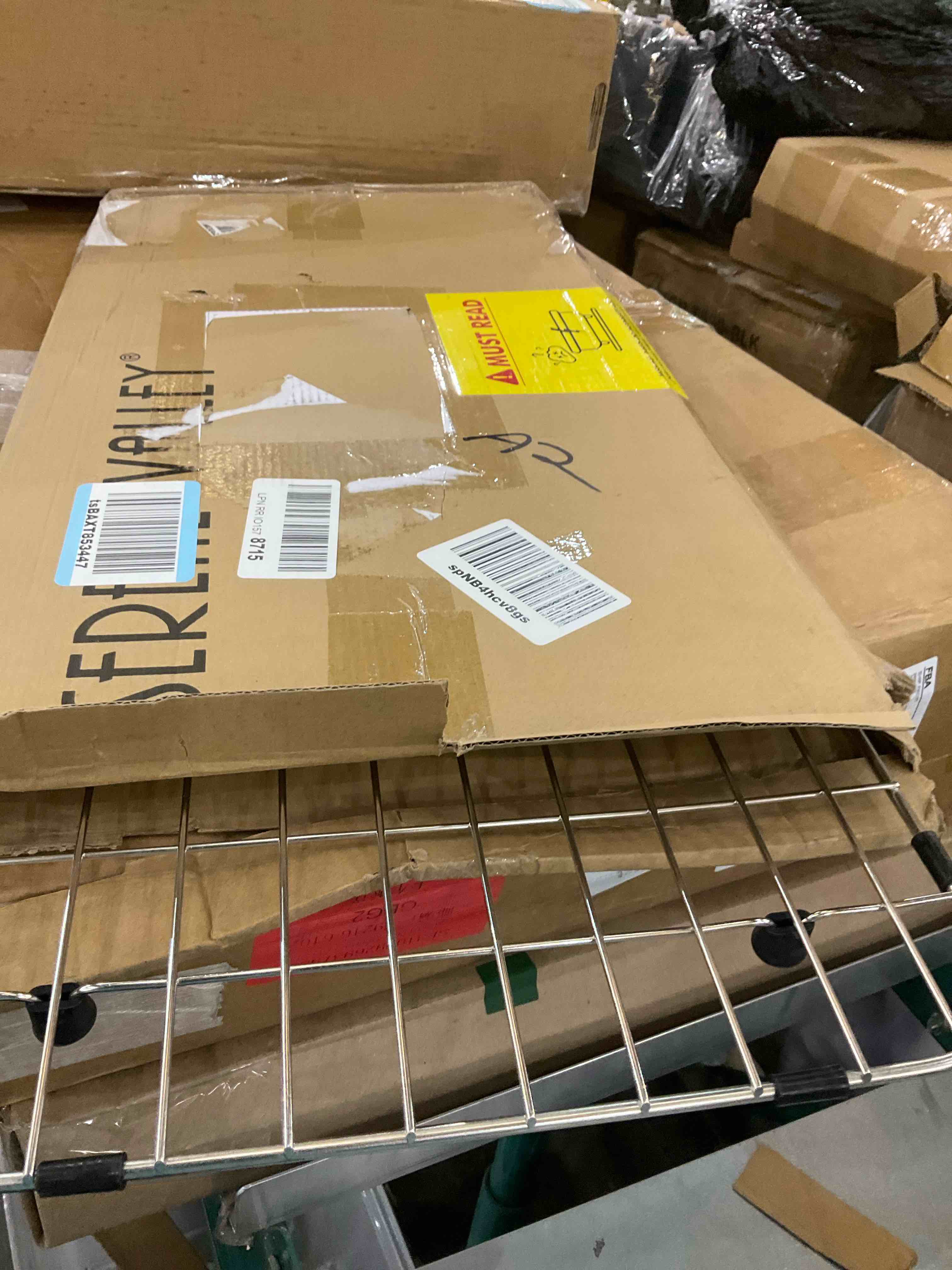 https://s3.amazonaws.com/lotting-images-prod/BargainHunt/EXS01531329_1715613531458.jpeg