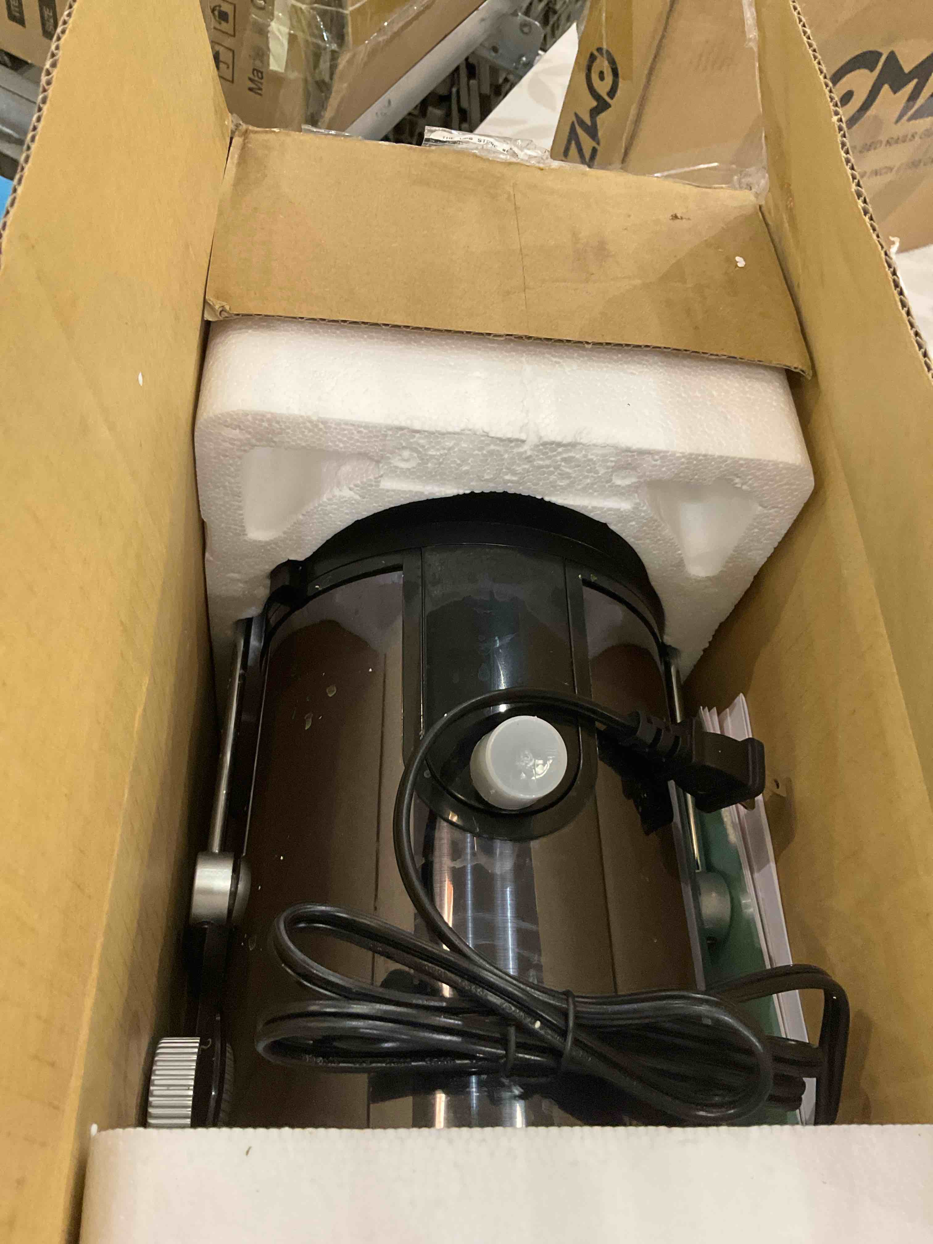 https://s3.amazonaws.com/lotting-images-prod/BargainHunt/EXS01531408_1715627429006.jpeg