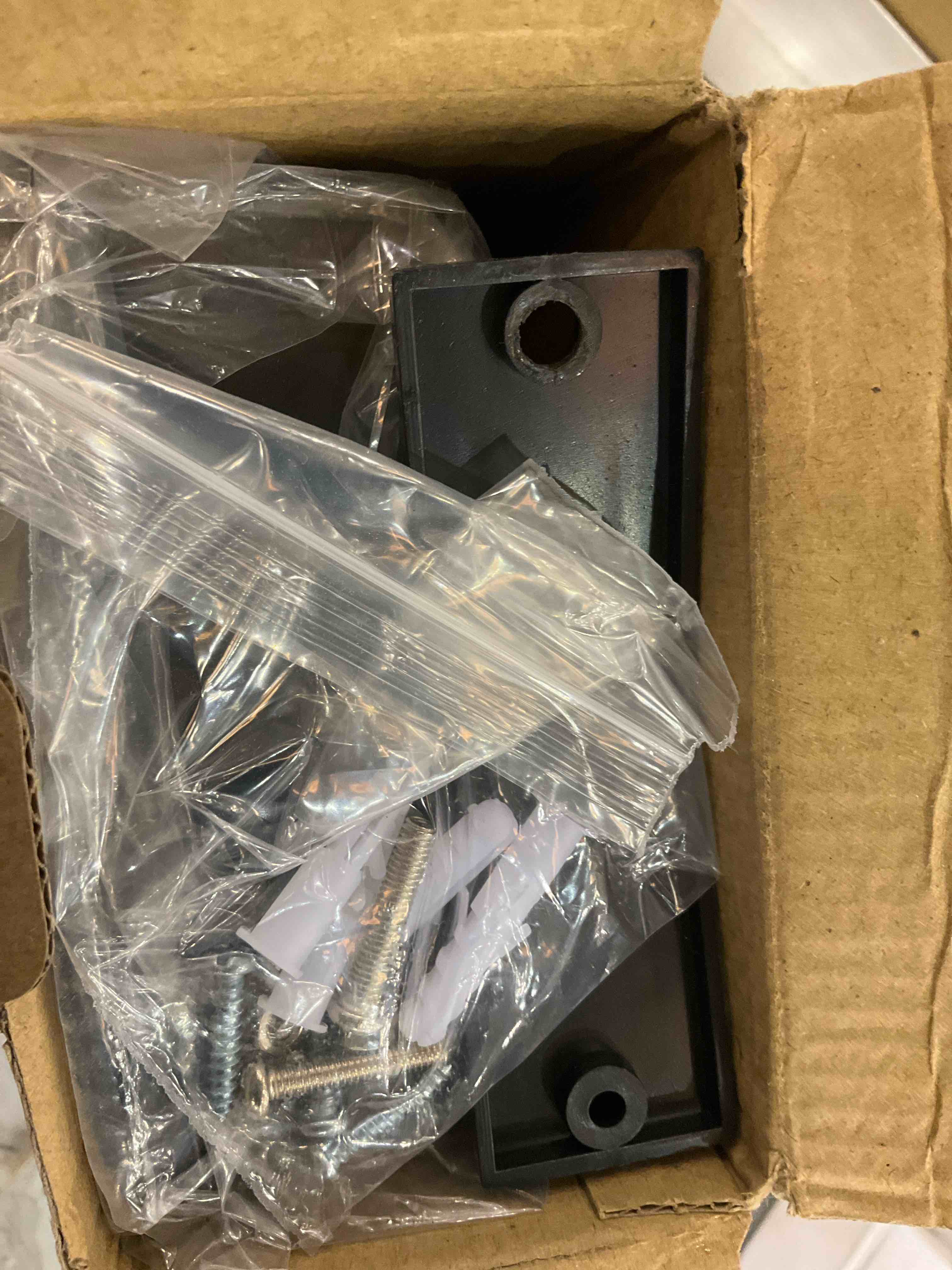 https://s3.amazonaws.com/lotting-images-prod/BargainHunt/EXS01531514_1714070354362.jpeg