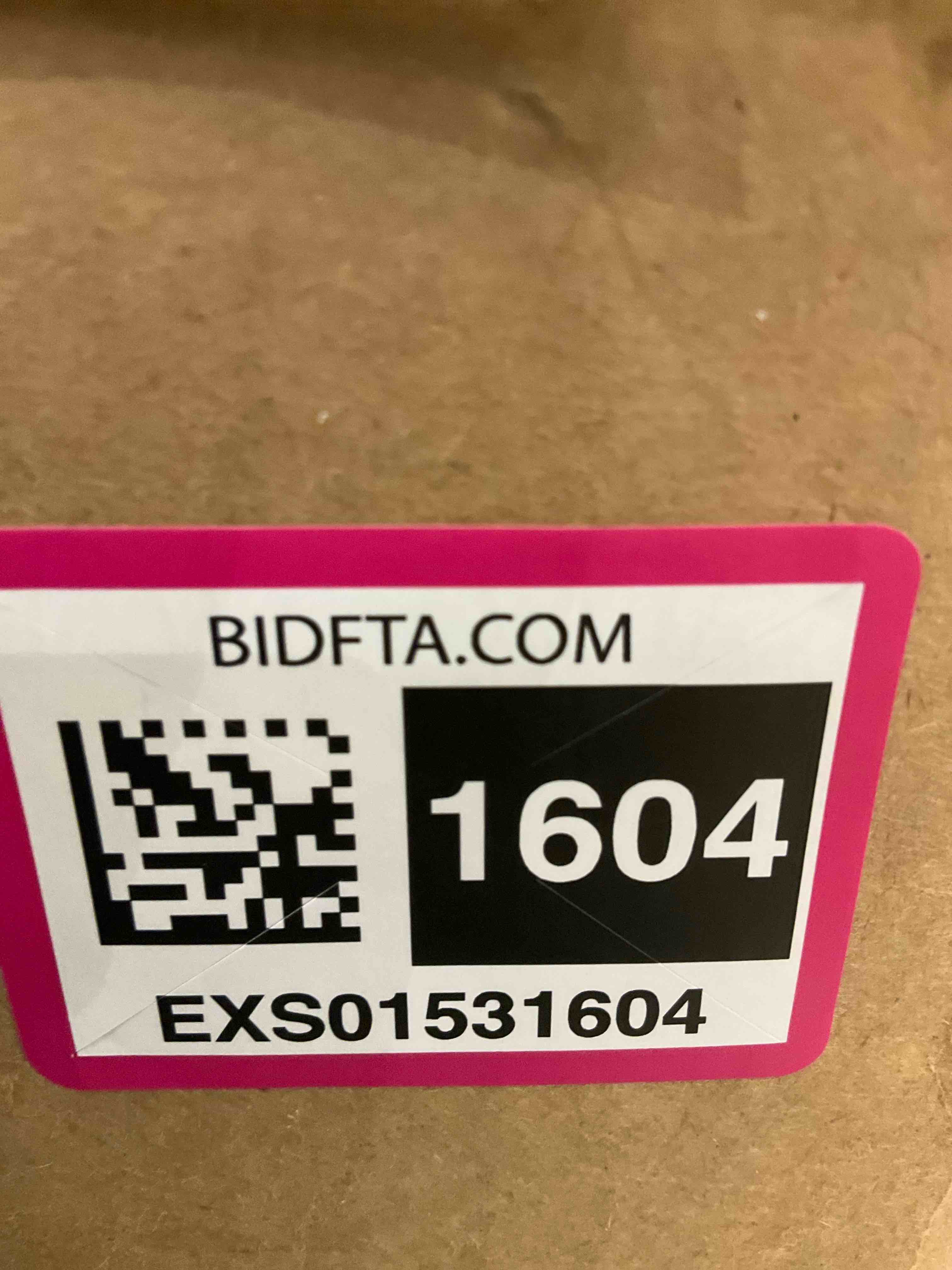 https://s3.amazonaws.com/lotting-images-prod/BargainHunt/EXS01531604_1714144623800.jpeg