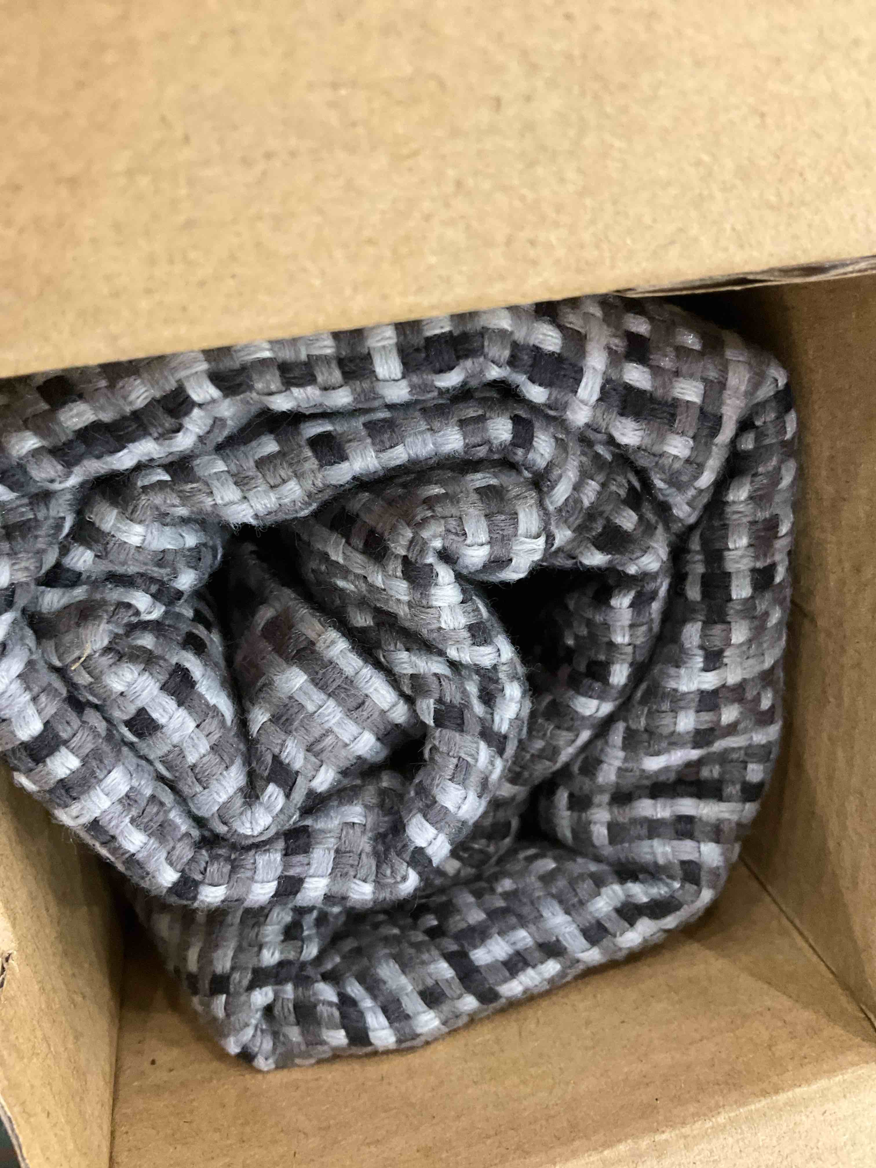 https://s3.amazonaws.com/lotting-images-prod/BargainHunt/EXS01531620_1714156897209.jpeg