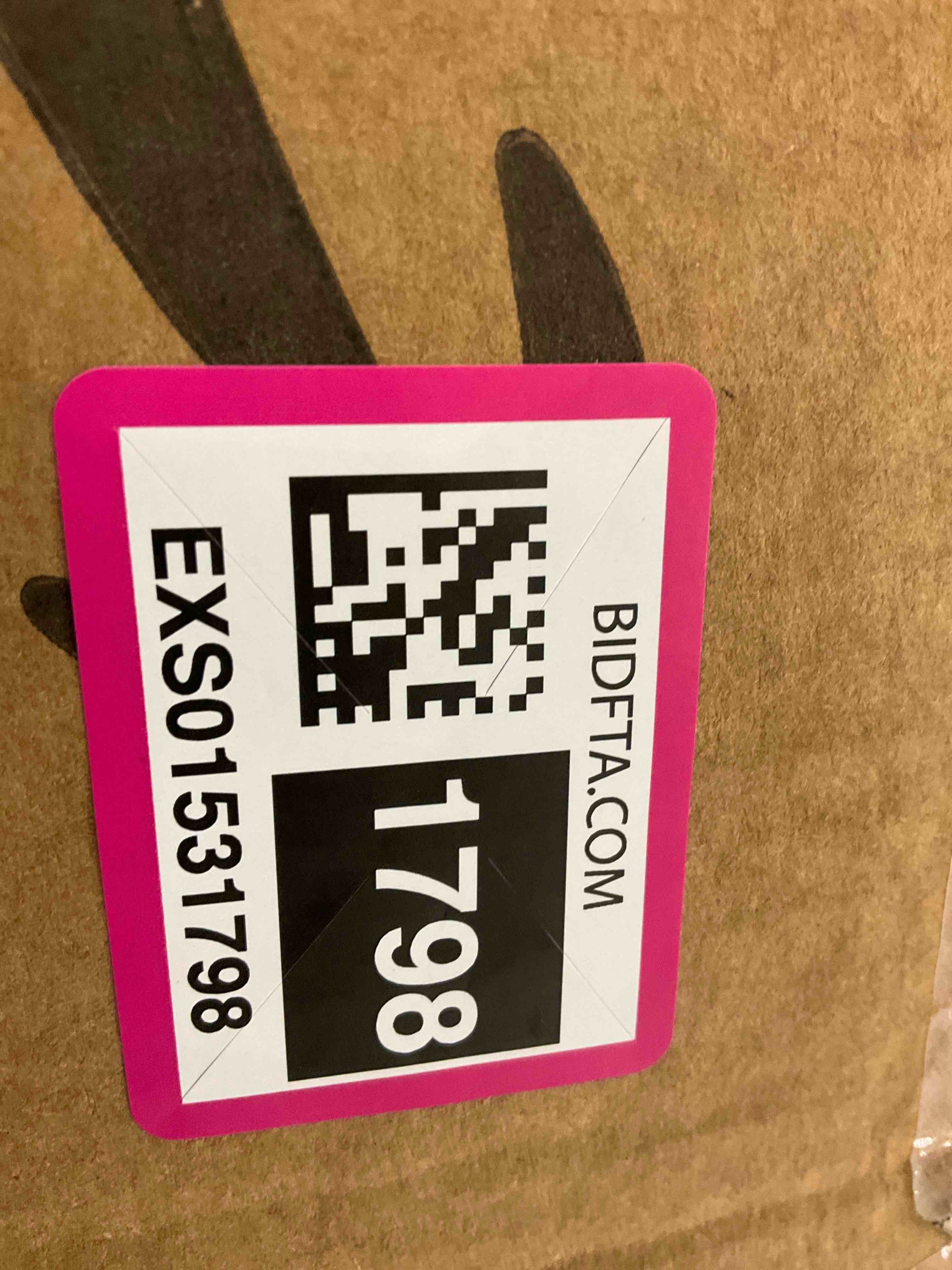 https://s3.amazonaws.com/lotting-images-prod/BargainHunt/EXS01531798_1714484107395.jpeg