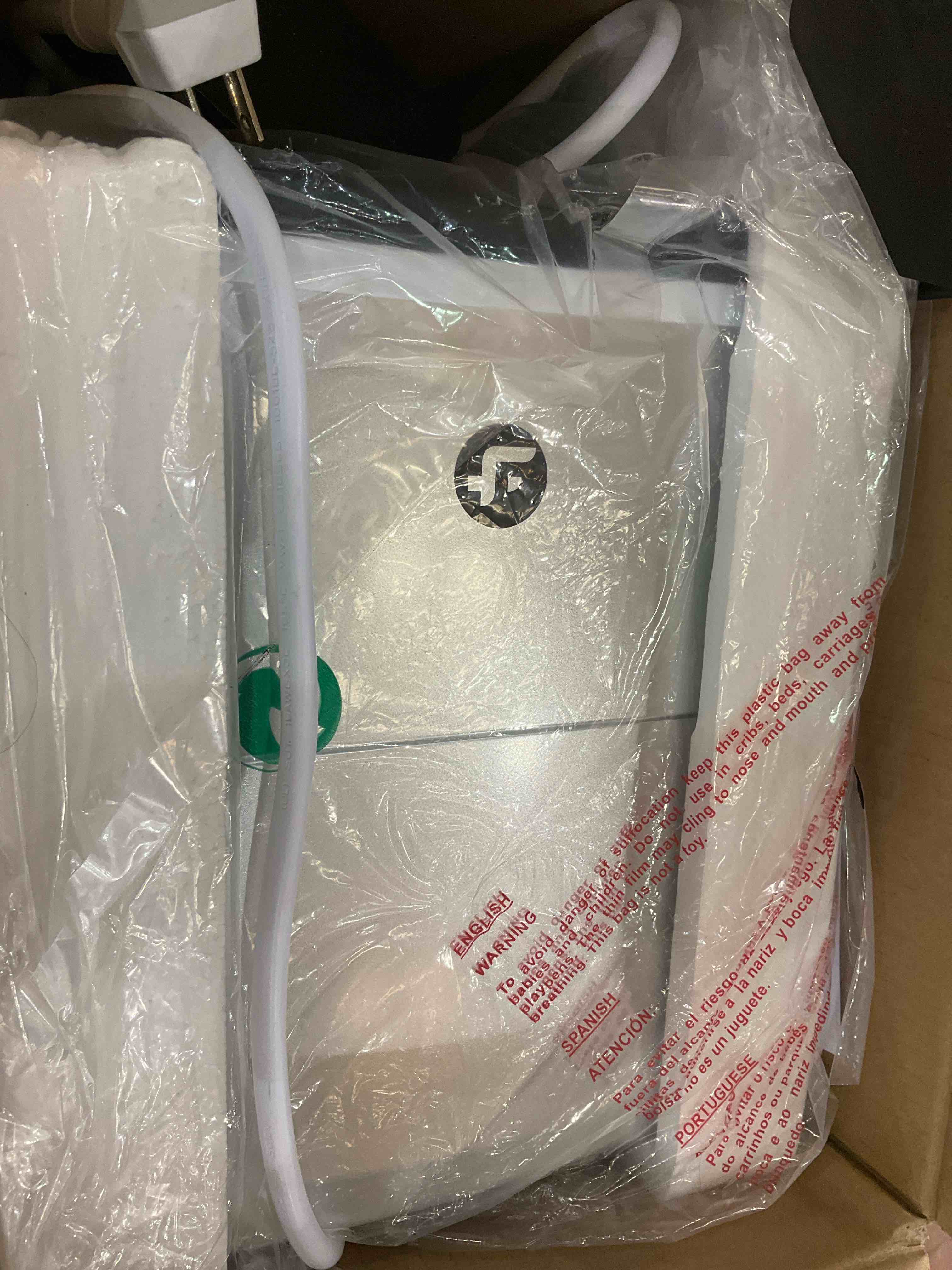 https://s3.amazonaws.com/lotting-images-prod/BargainHunt/EXS01531949_1714657288680.jpeg