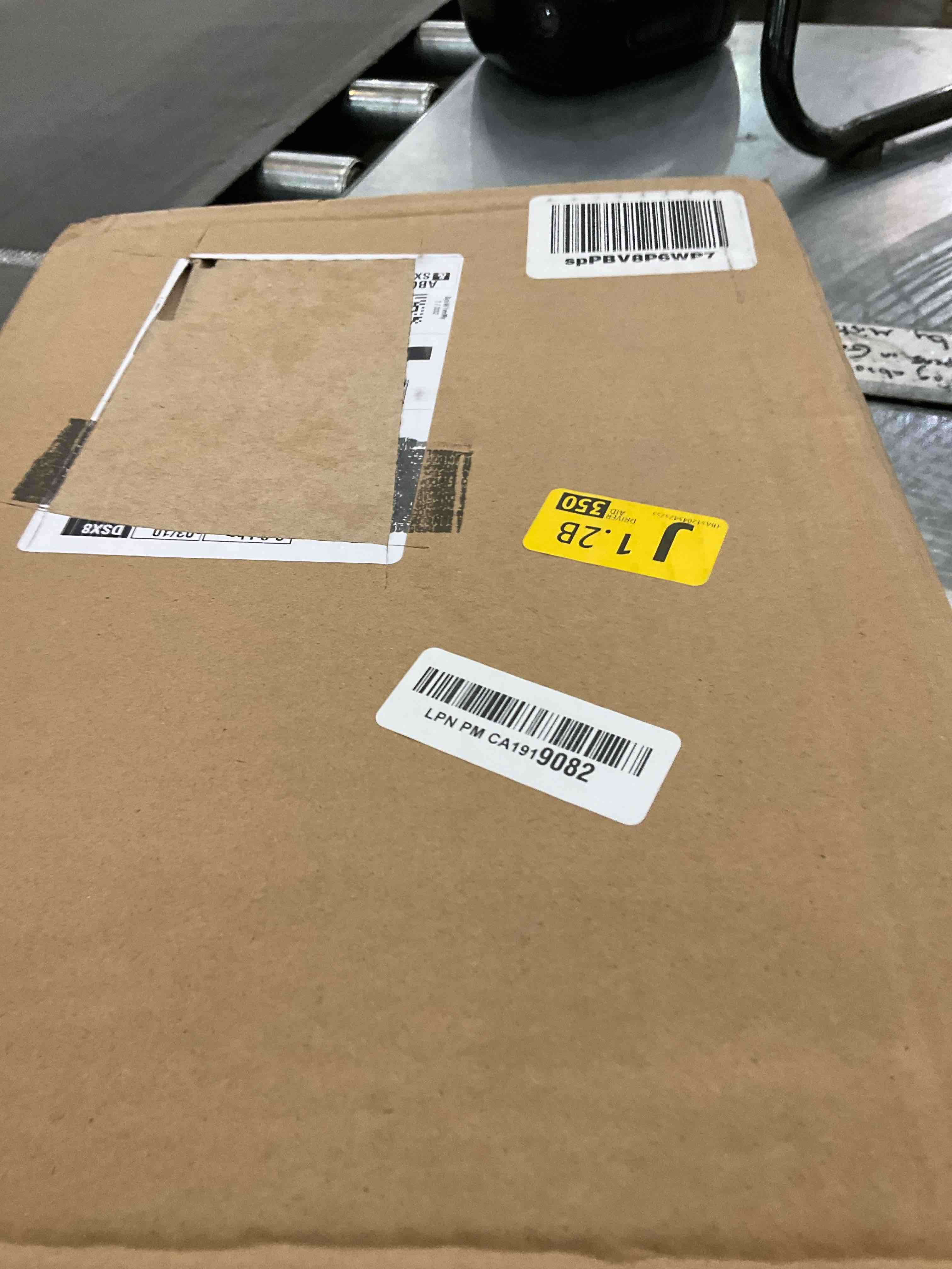https://s3.amazonaws.com/lotting-images-prod/BargainHunt/EXS01532067_1713971919740.jpeg