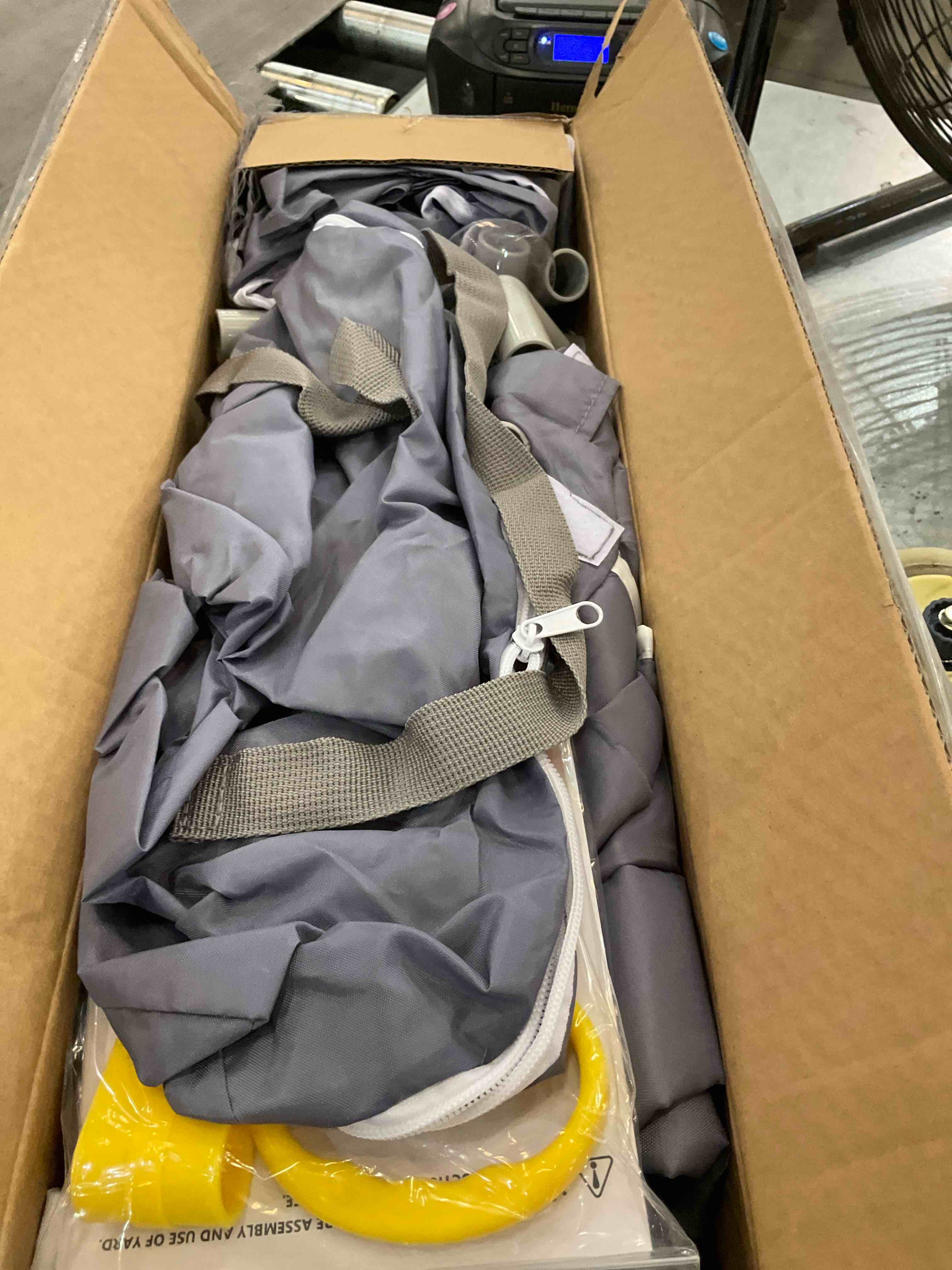 https://s3.amazonaws.com/lotting-images-prod/BargainHunt/EXS01532282_1714058109599.jpeg