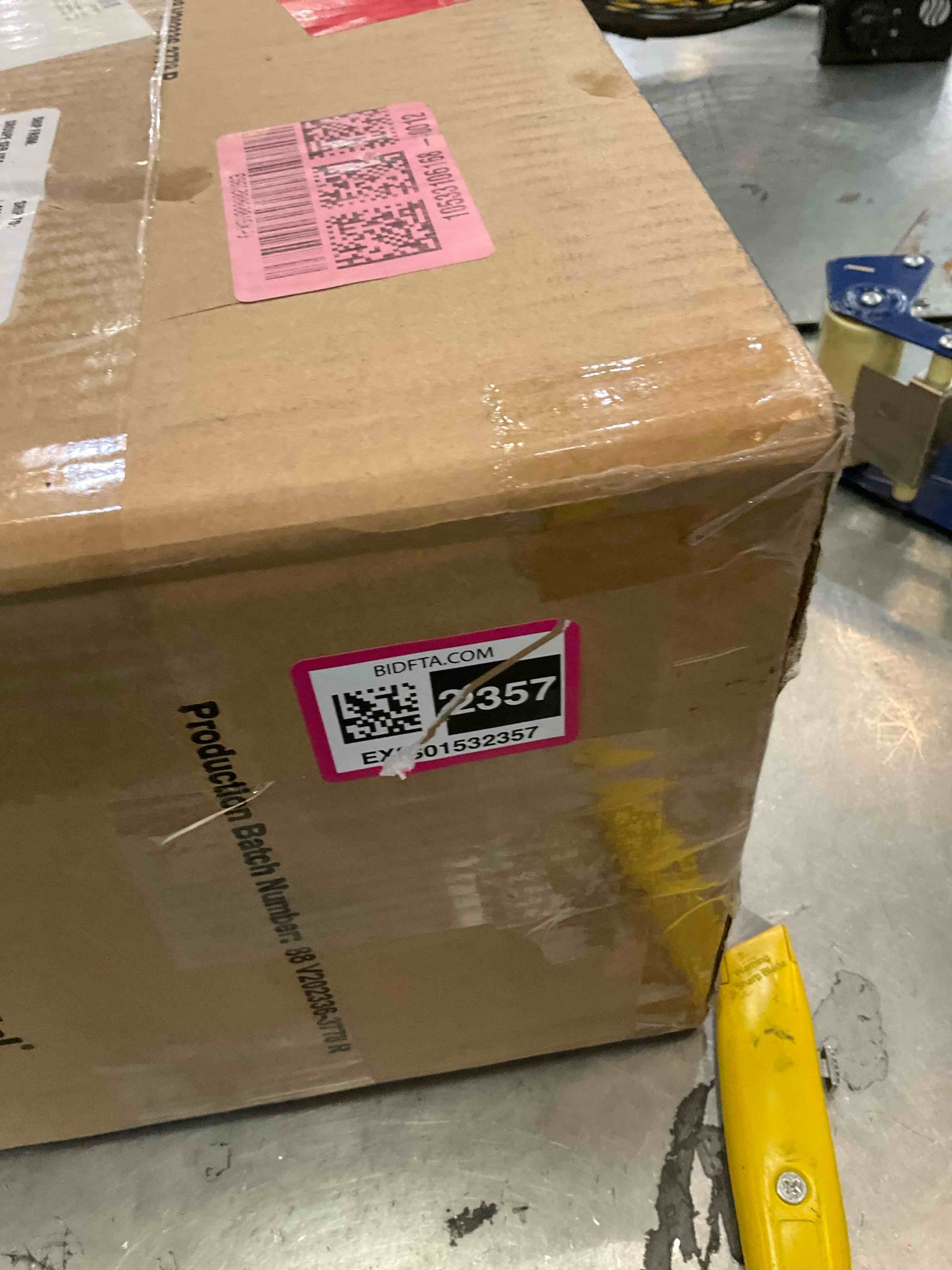 https://s3.amazonaws.com/lotting-images-prod/BargainHunt/EXS01532357_1714066564336.jpeg