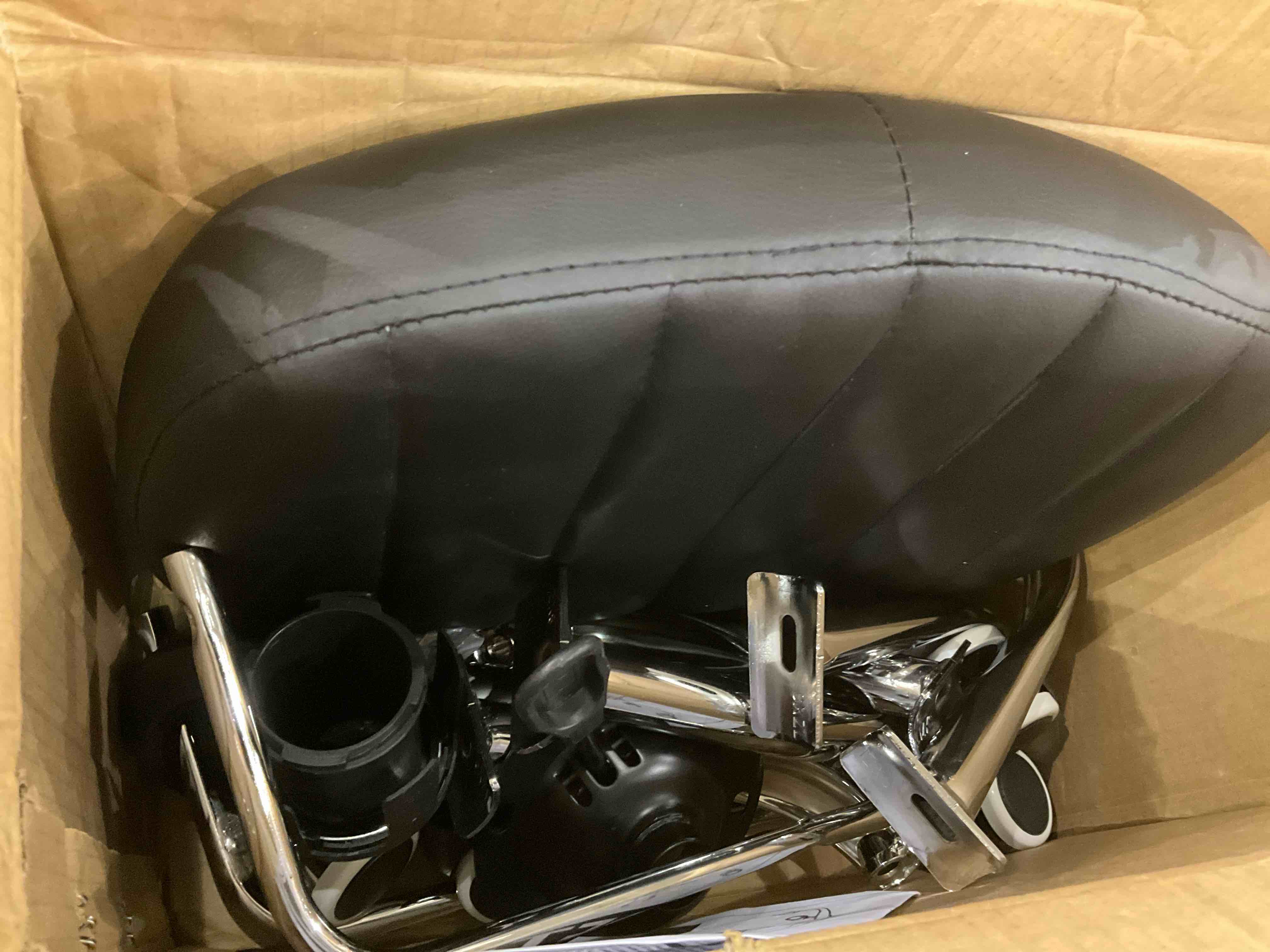 https://s3.amazonaws.com/lotting-images-prod/BargainHunt/EXS01532507_1713875148696.jpeg