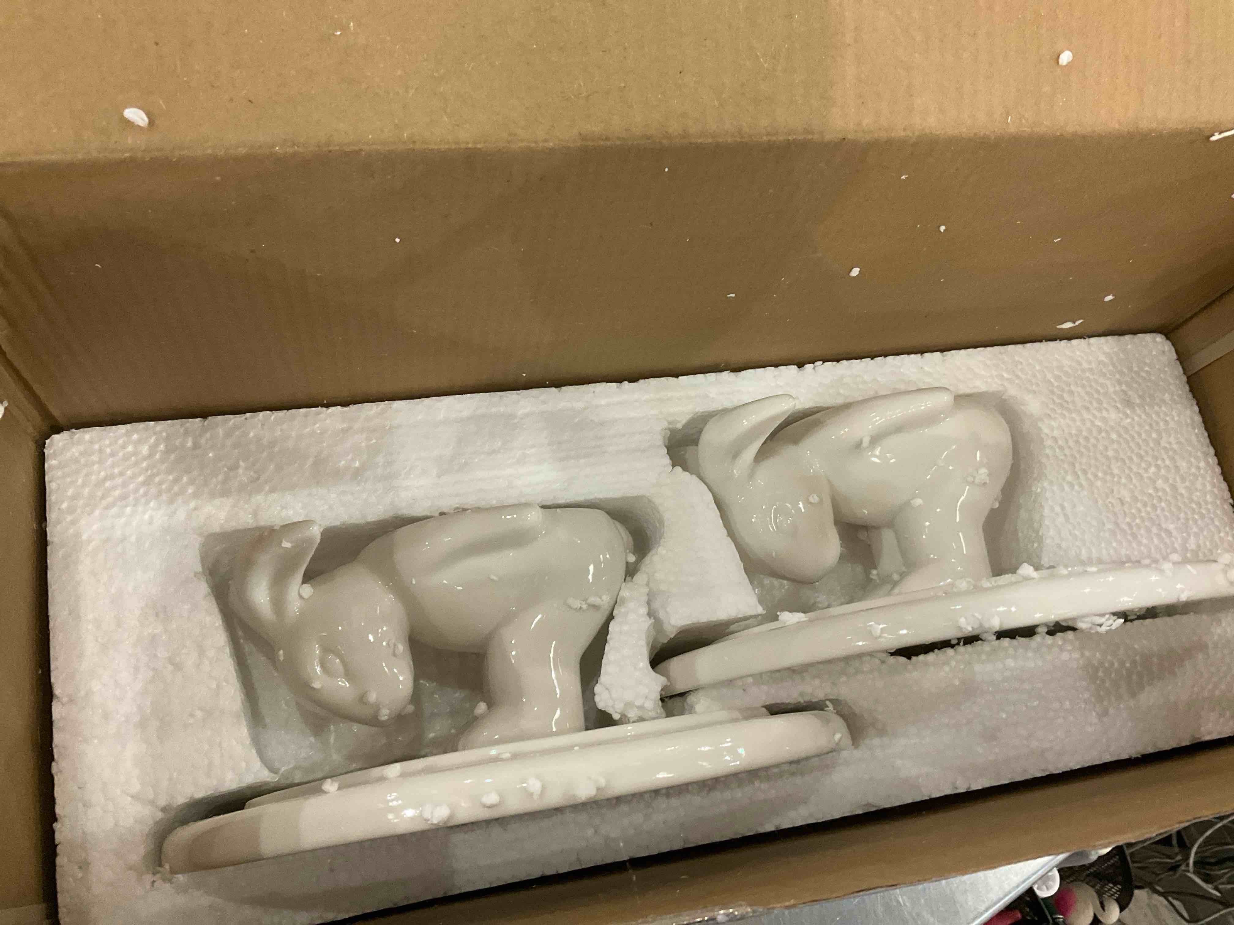 https://s3.amazonaws.com/lotting-images-prod/BargainHunt/EXS01532511_1713875599757.jpeg