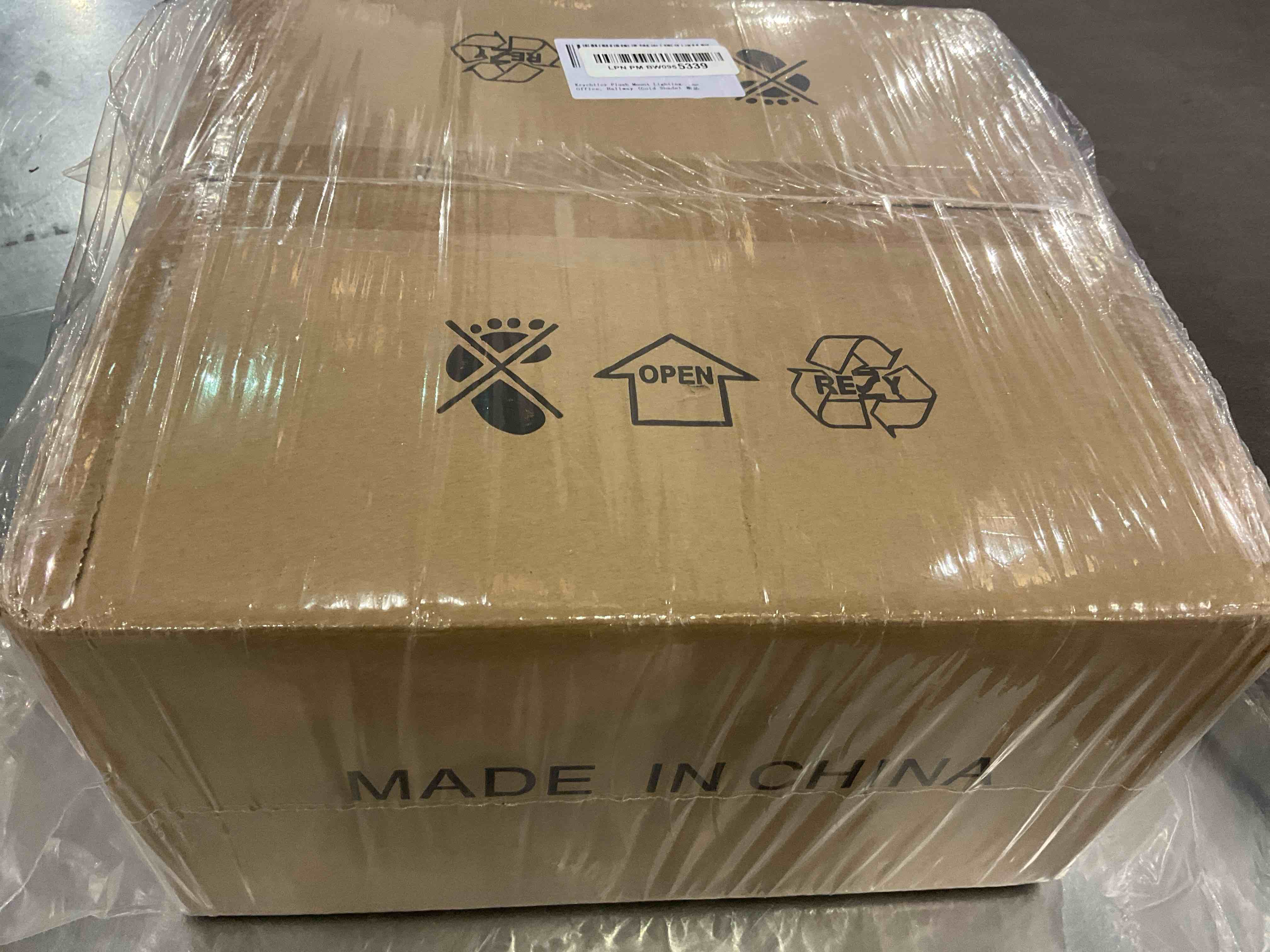 https://s3.amazonaws.com/lotting-images-prod/BargainHunt/EXS01532519_1713876803485.jpeg