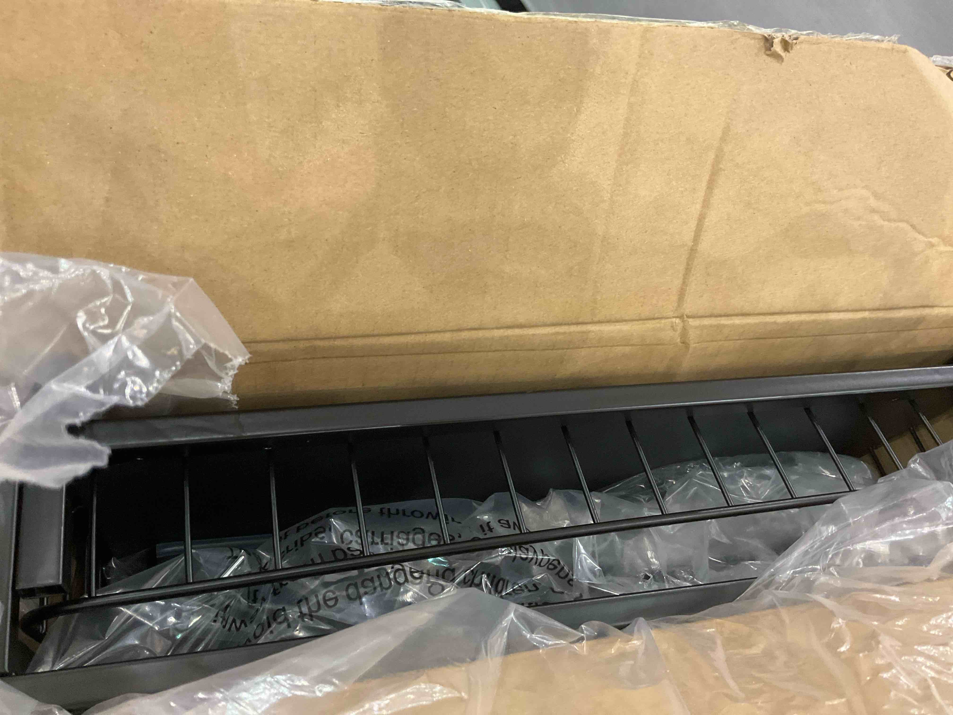 https://s3.amazonaws.com/lotting-images-prod/BargainHunt/EXS01532668_1713963316348.jpeg