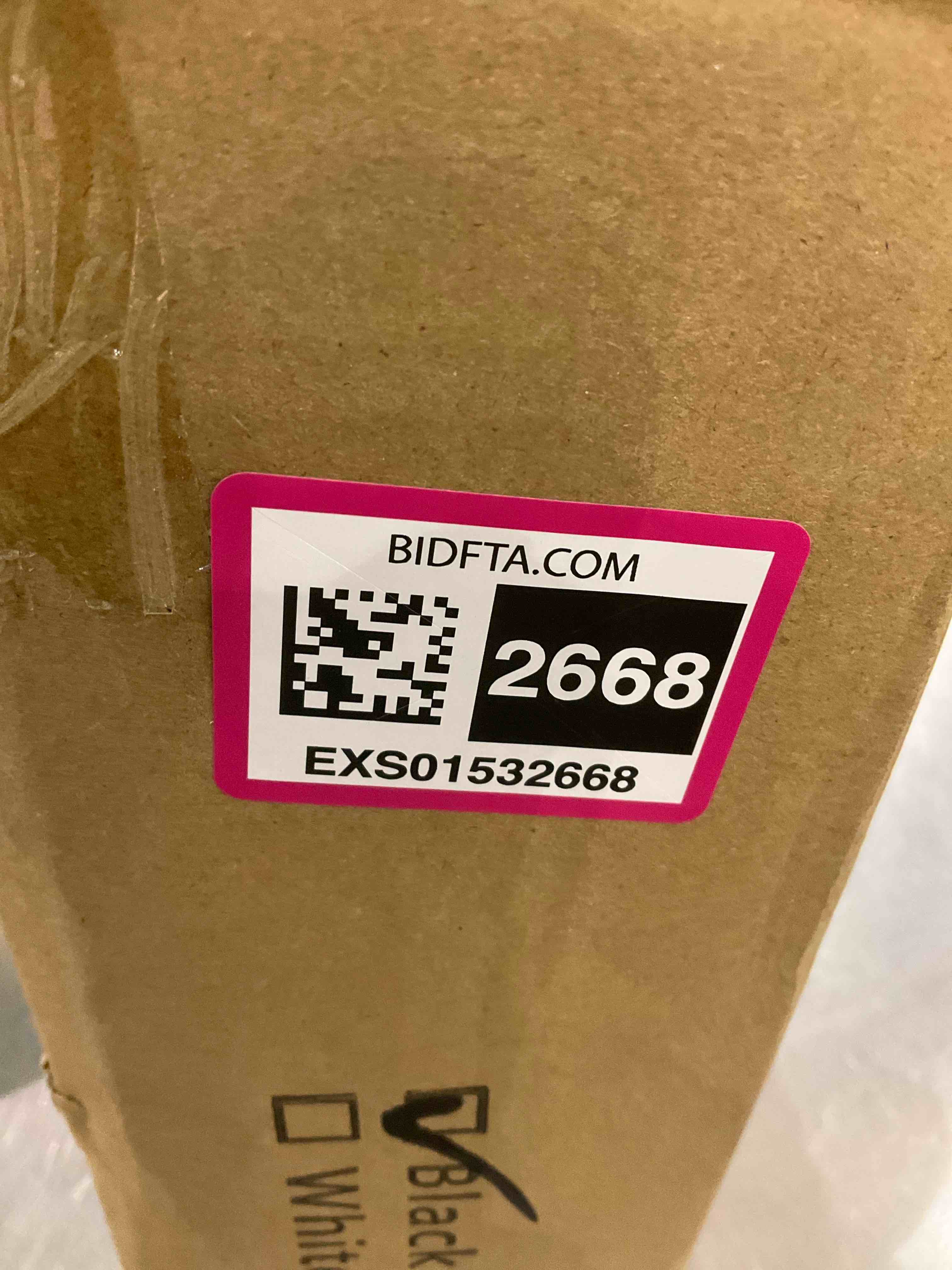 https://s3.amazonaws.com/lotting-images-prod/BargainHunt/EXS01532668_1713963341267.jpeg