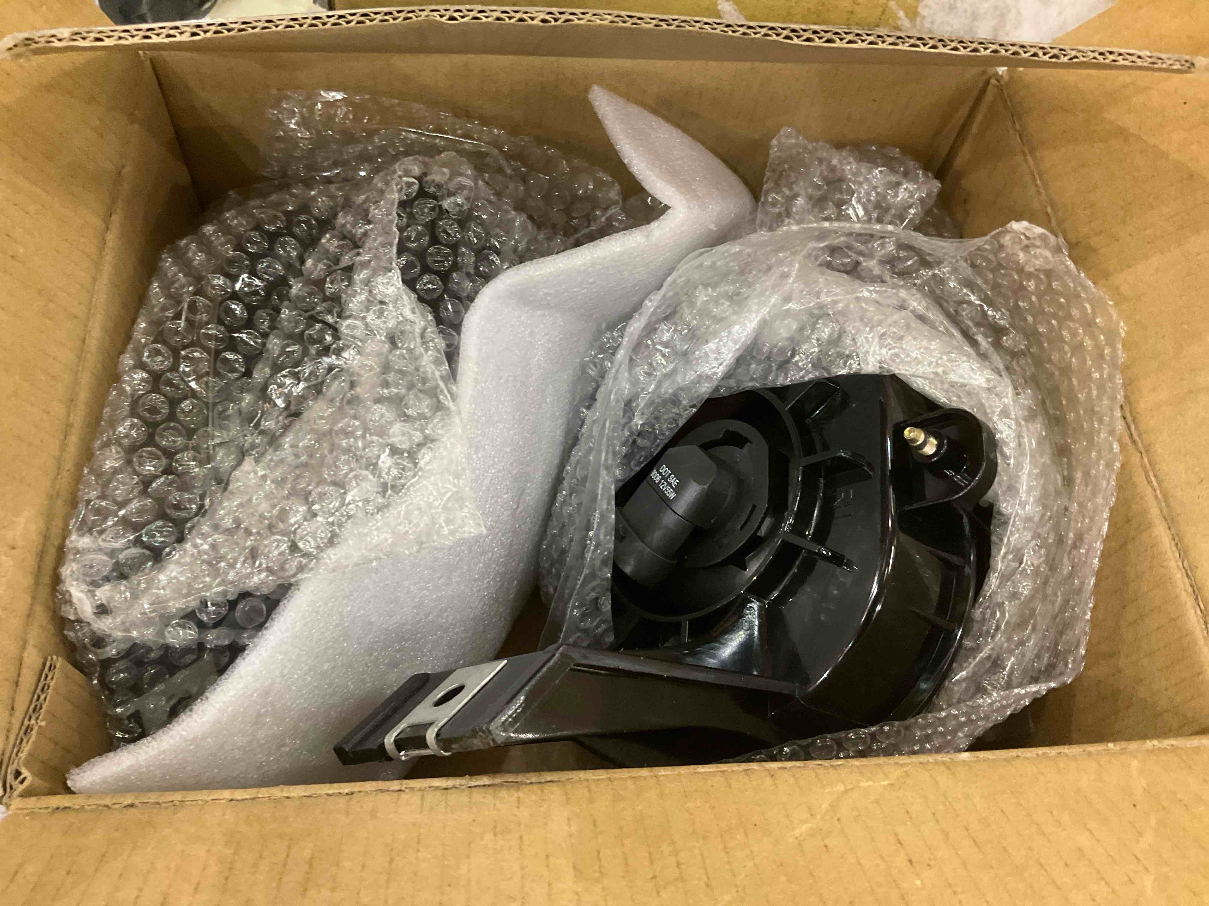 https://s3.amazonaws.com/lotting-images-prod/BargainHunt/EXS01532762_1713979924905.jpeg