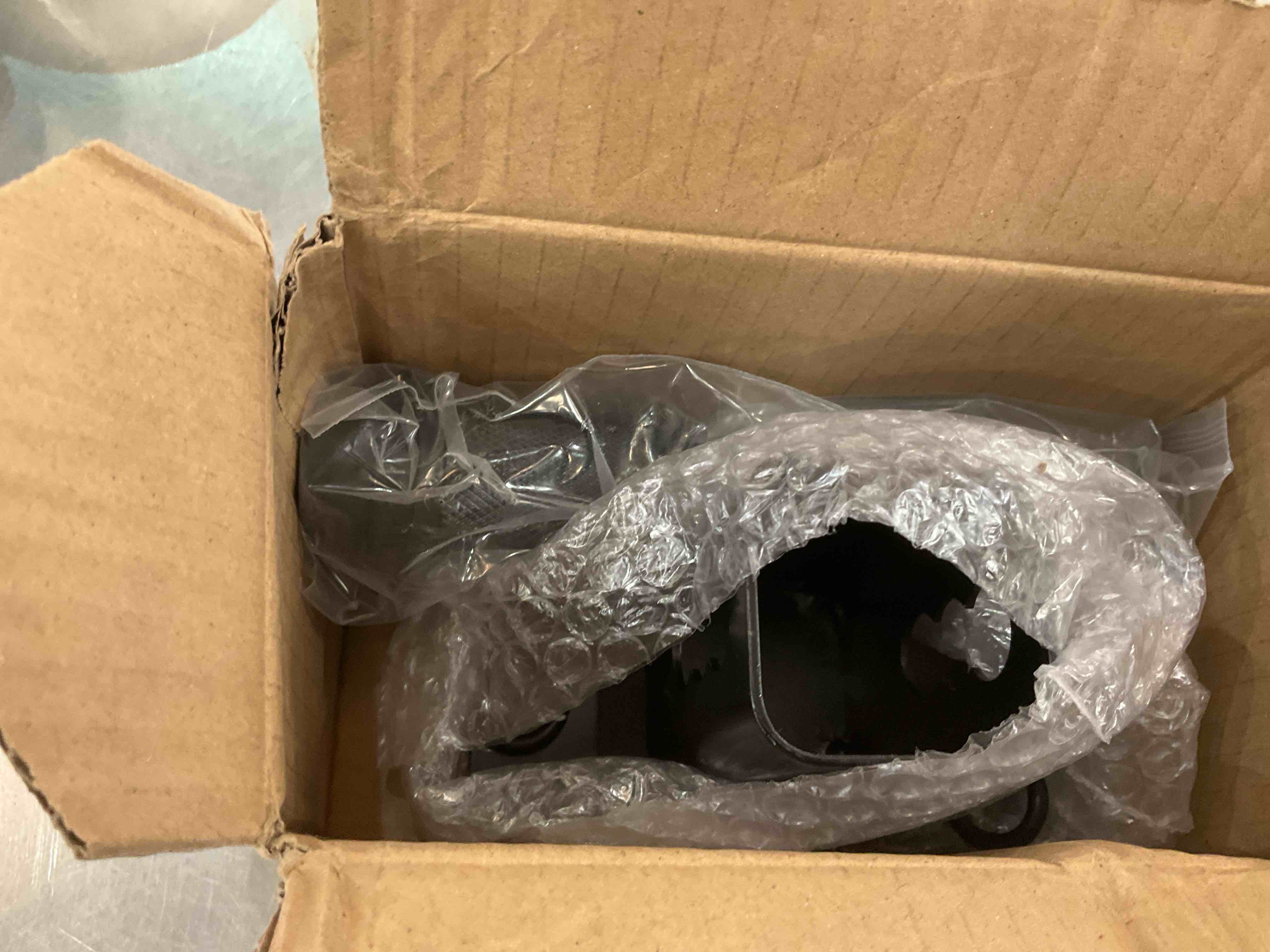 https://s3.amazonaws.com/lotting-images-prod/BargainHunt/EXS01532930_1714067408259.jpeg