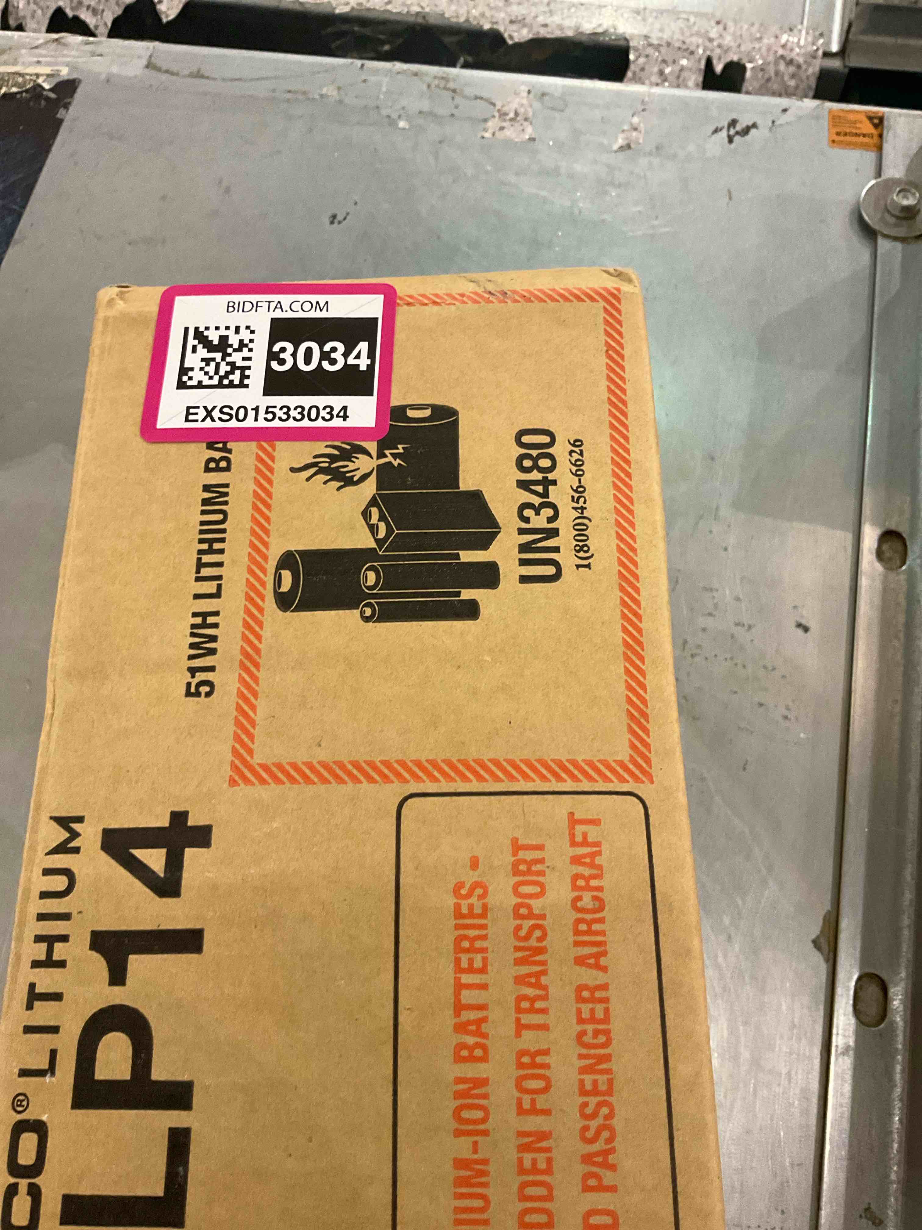 https://s3.amazonaws.com/lotting-images-prod/BargainHunt/EXS01533034_1714397182288.jpeg