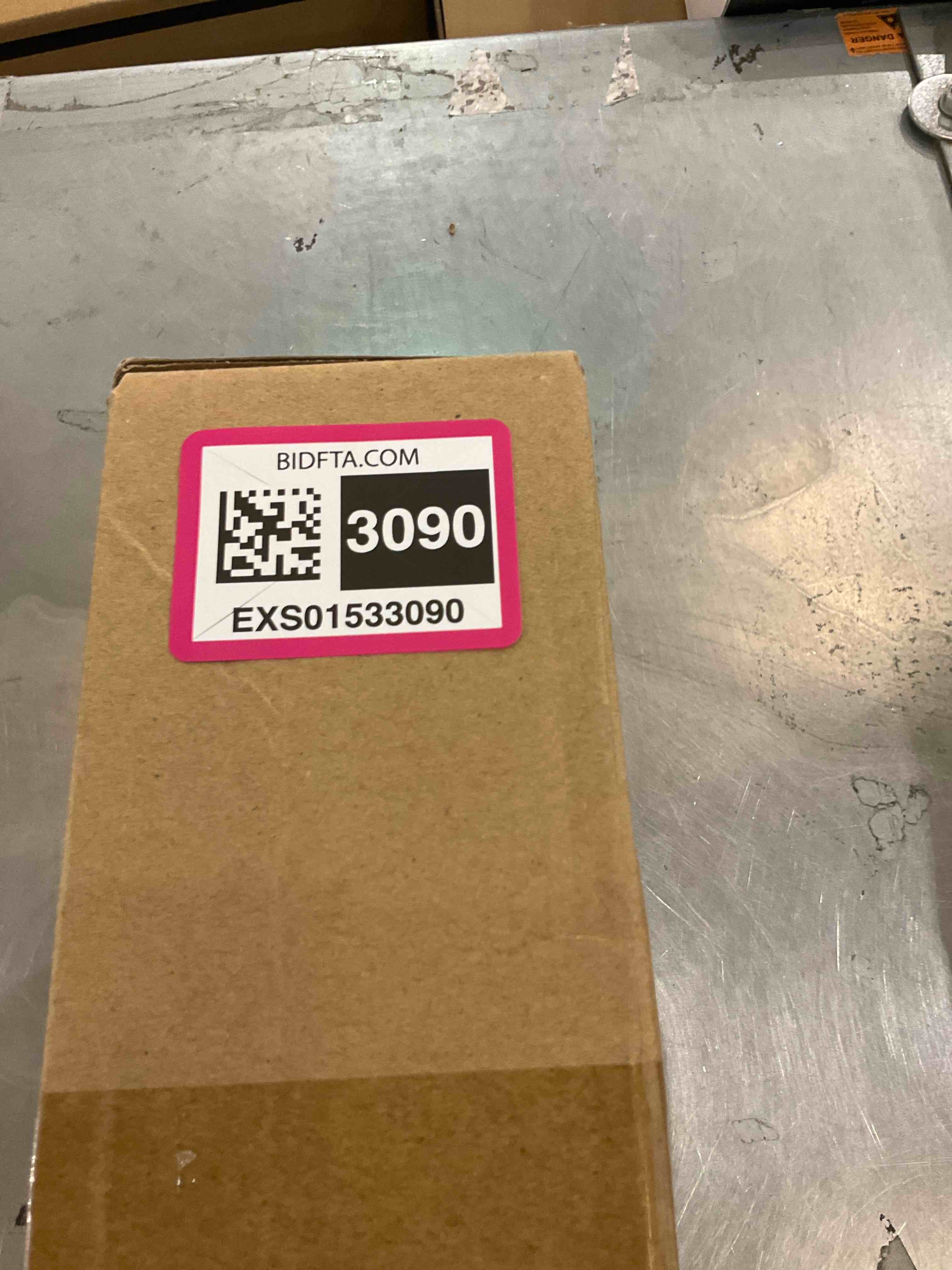https://s3.amazonaws.com/lotting-images-prod/BargainHunt/EXS01533090_1714411521820.jpeg