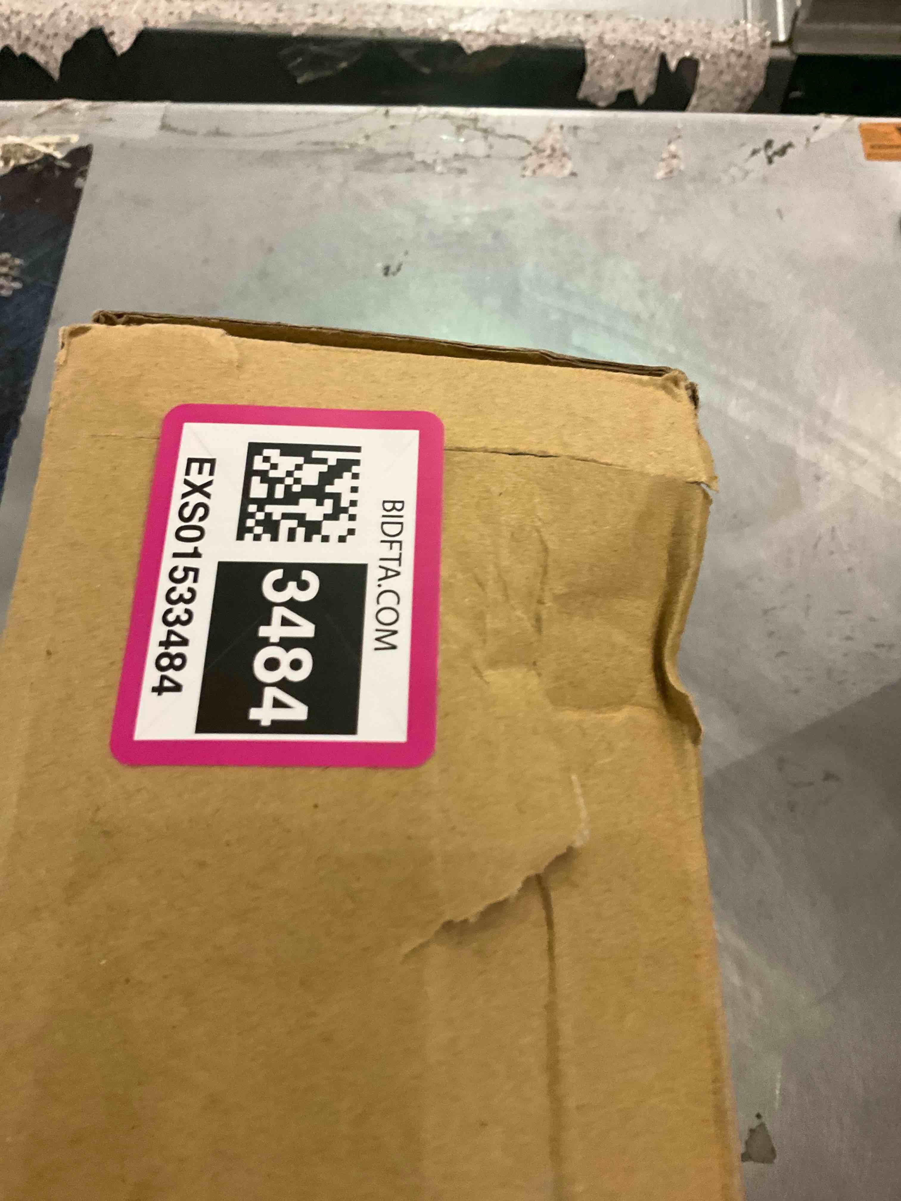 https://s3.amazonaws.com/lotting-images-prod/BargainHunt/EXS01533484_1714739251374.jpeg