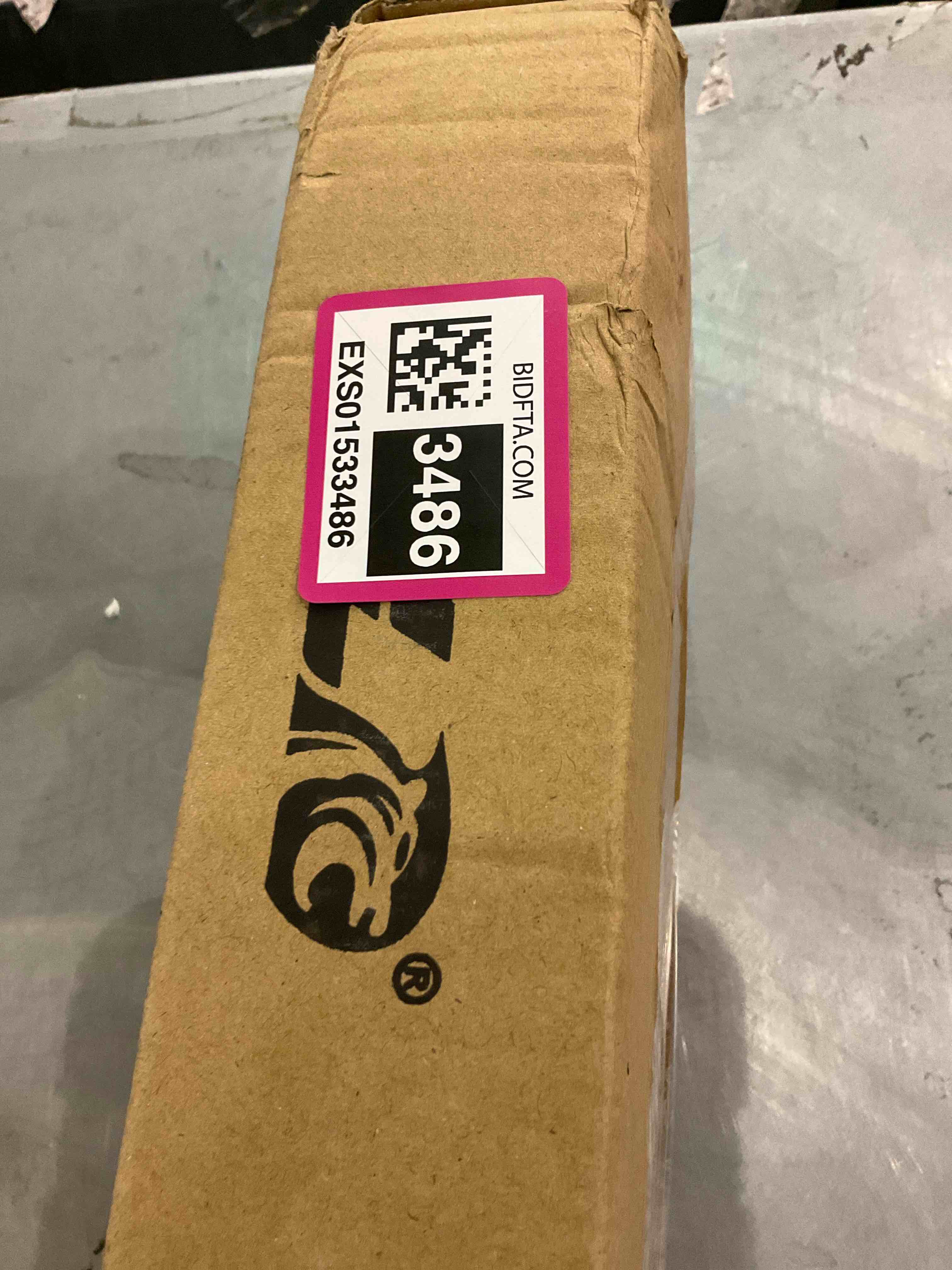 https://s3.amazonaws.com/lotting-images-prod/BargainHunt/EXS01533486_1714739402653.jpeg