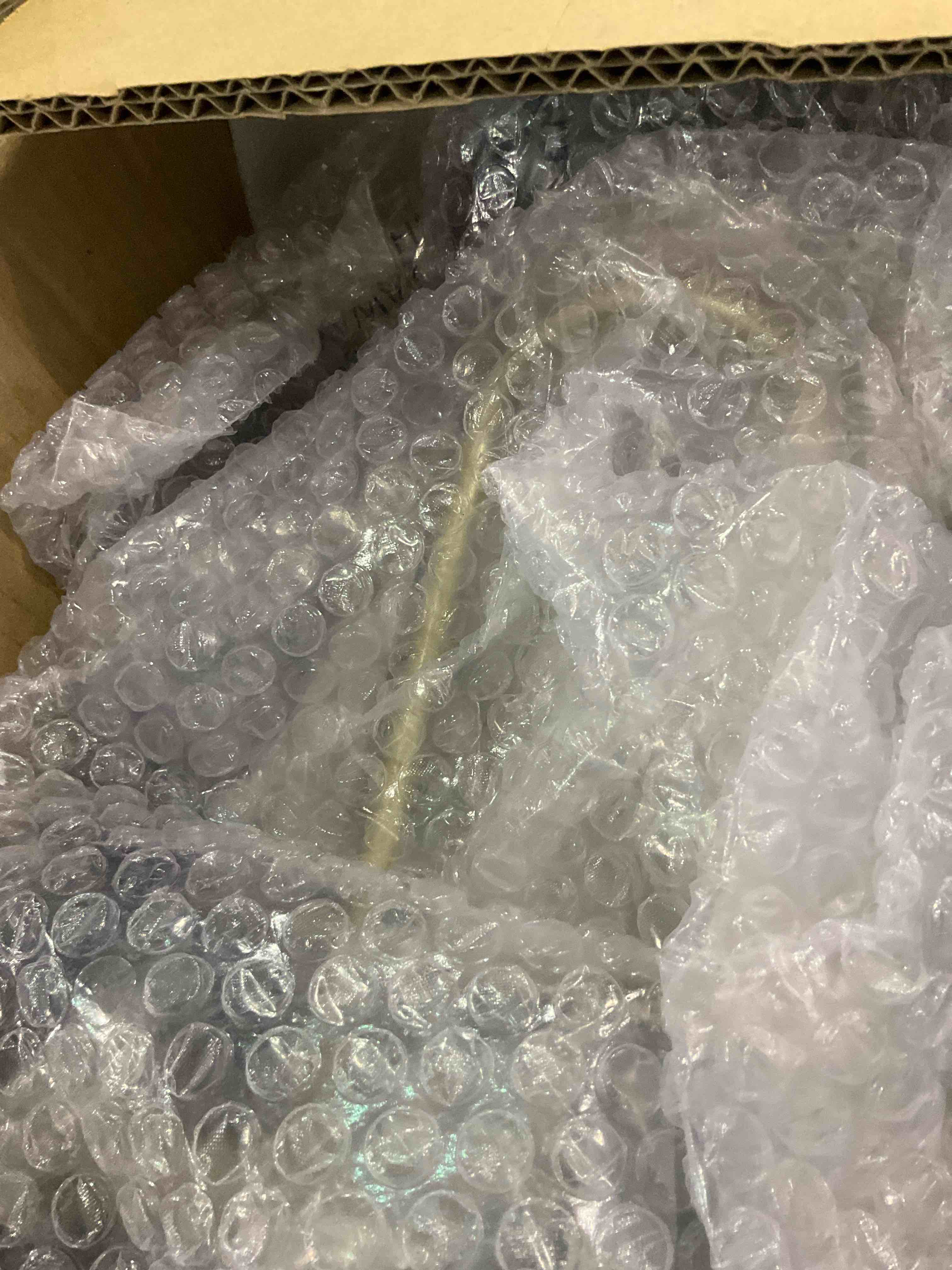 https://s3.amazonaws.com/lotting-images-prod/BargainHunt/EXS01533490_1714739752716.jpeg