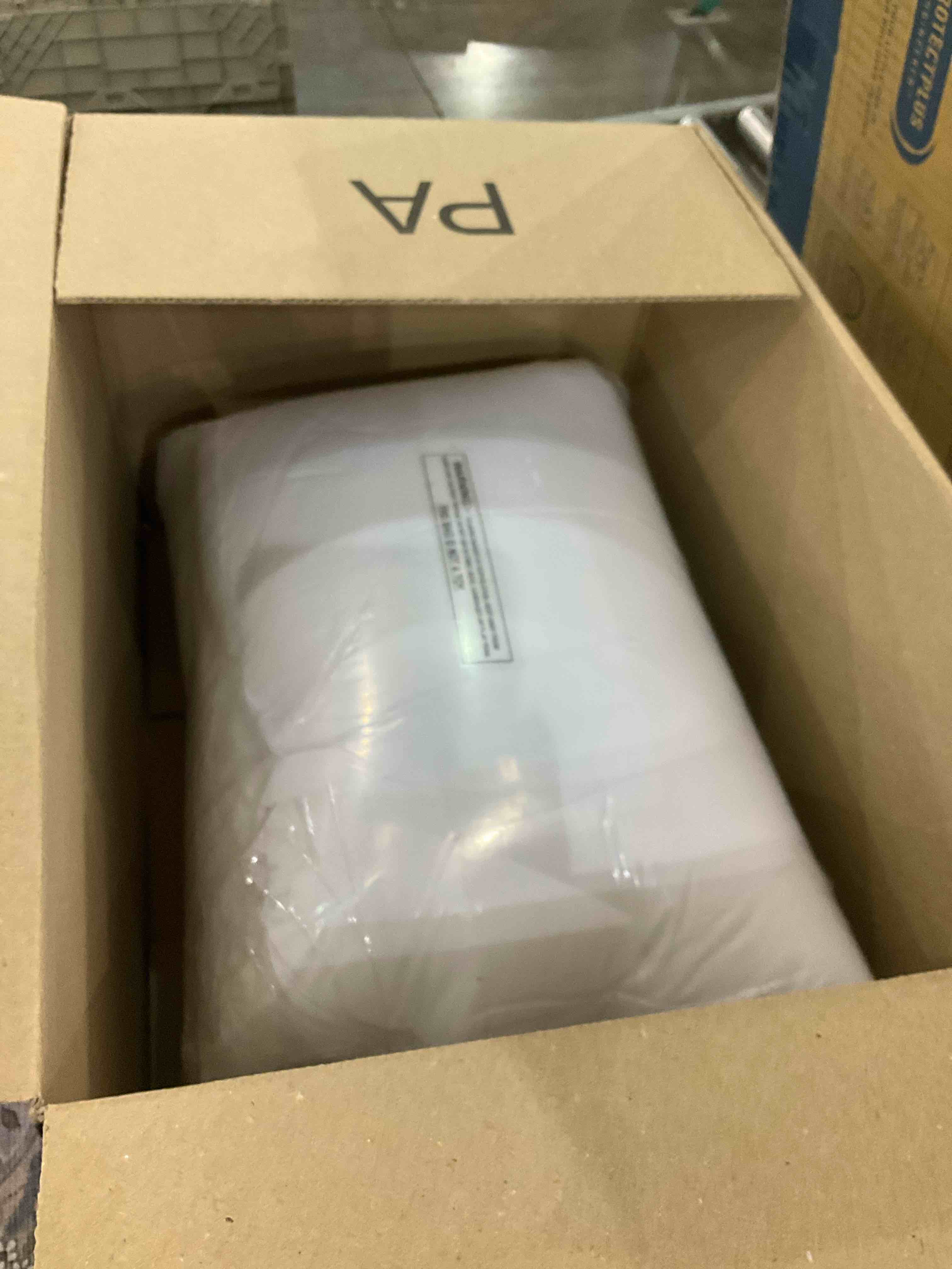 https://s3.amazonaws.com/lotting-images-prod/BargainHunt/EXS01533993_1714999576706.jpeg