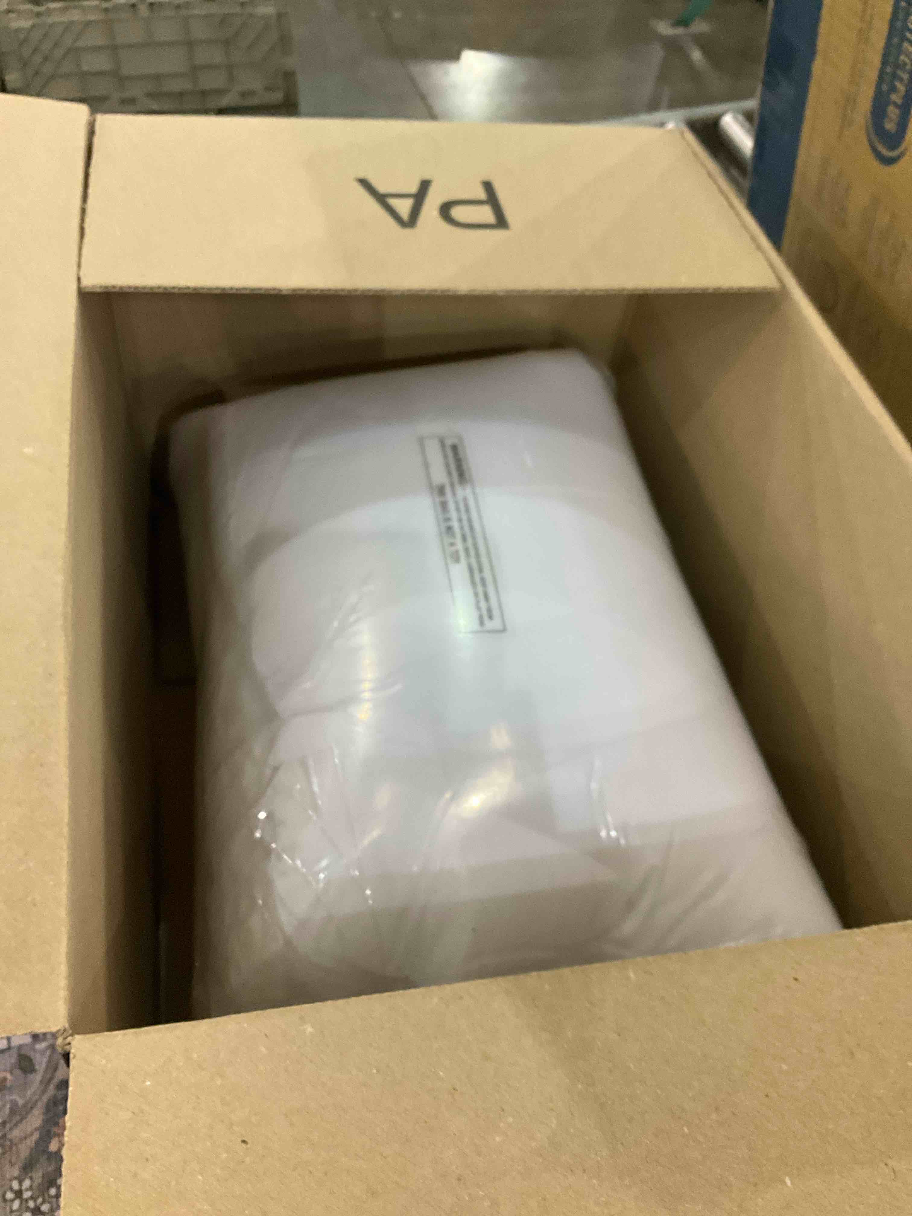 https://s3.amazonaws.com/lotting-images-prod/BargainHunt/EXS01533993_1714999577929.jpeg