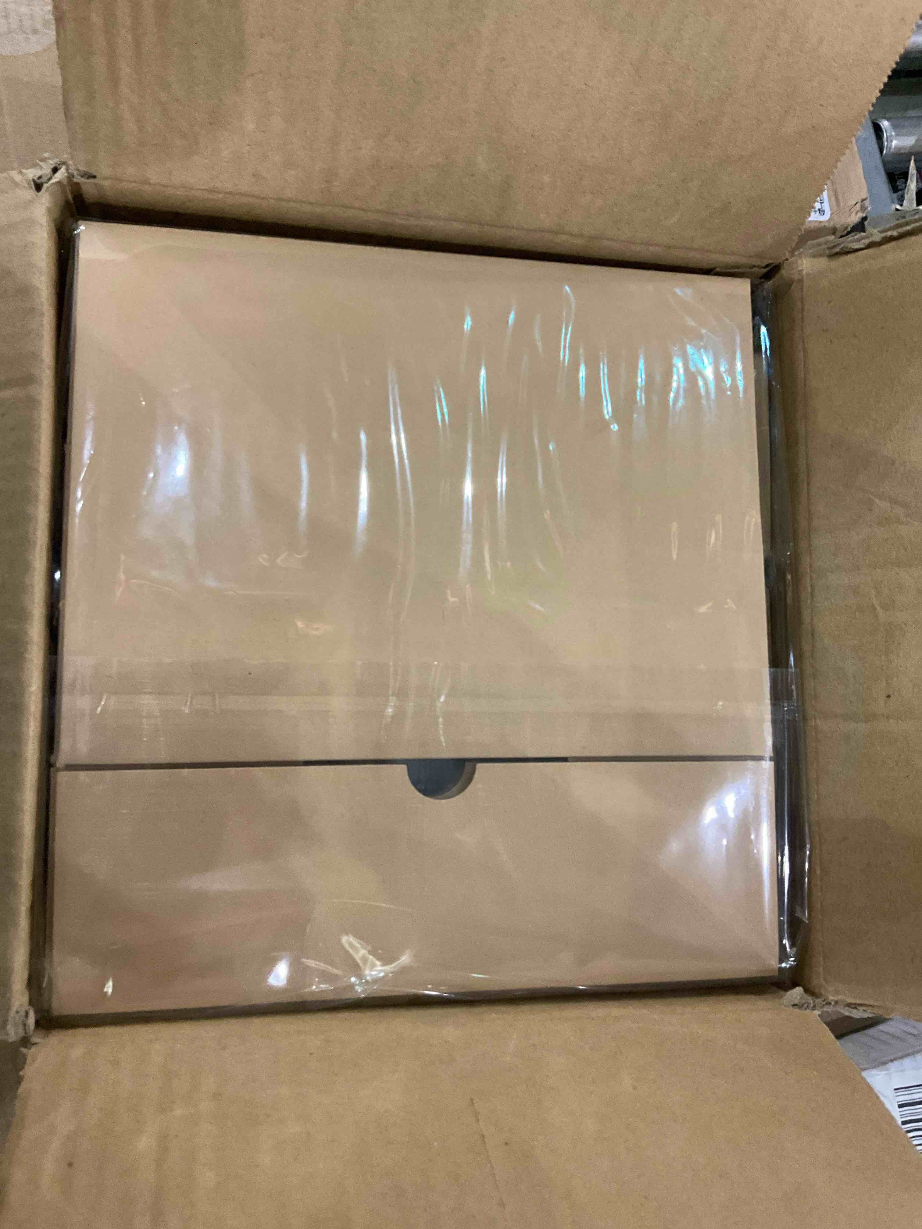 https://s3.amazonaws.com/lotting-images-prod/BargainHunt/EXS01534124_1715341585632.jpeg