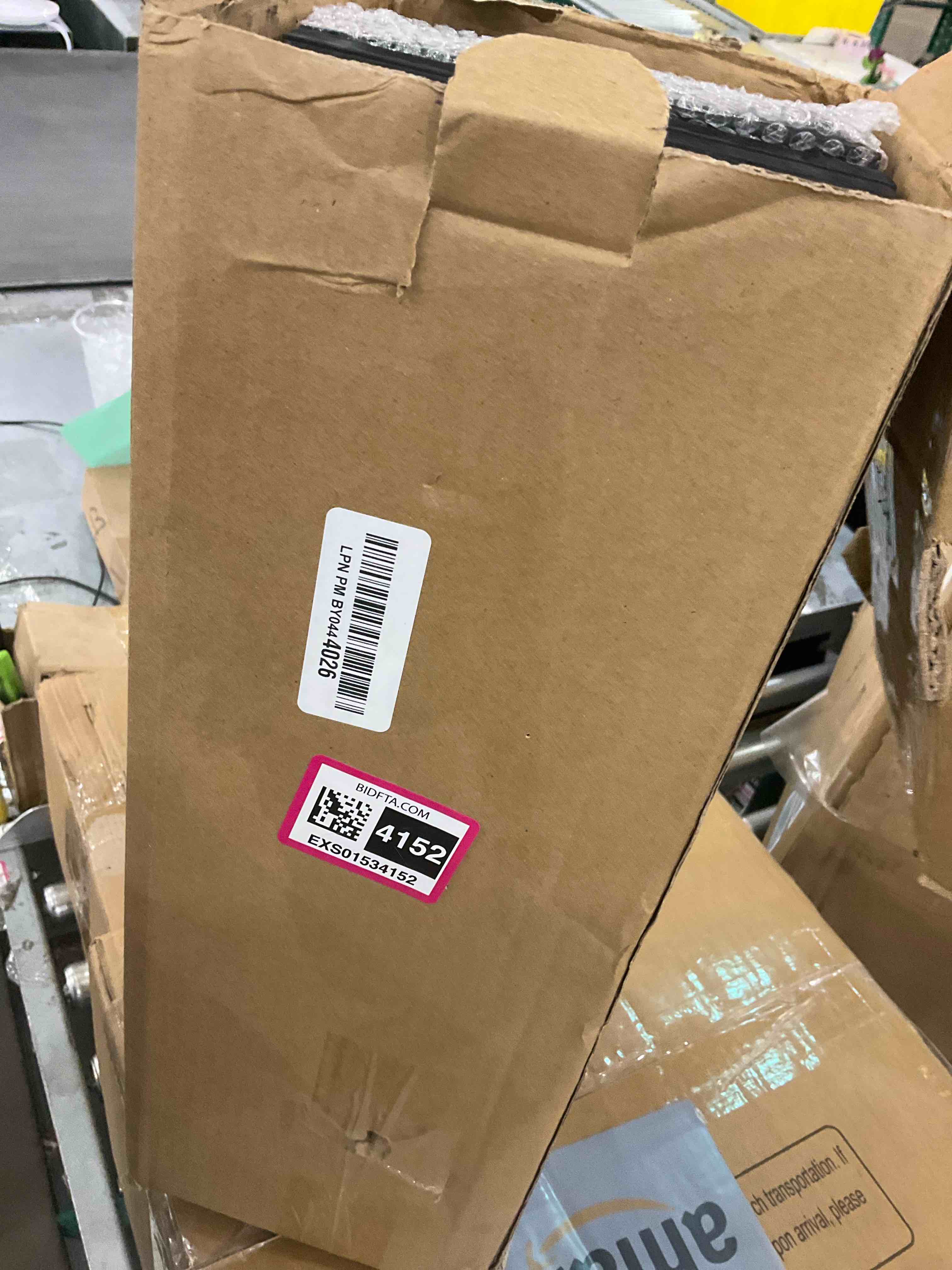 https://s3.amazonaws.com/lotting-images-prod/BargainHunt/EXS01534152_1715347536158.jpeg